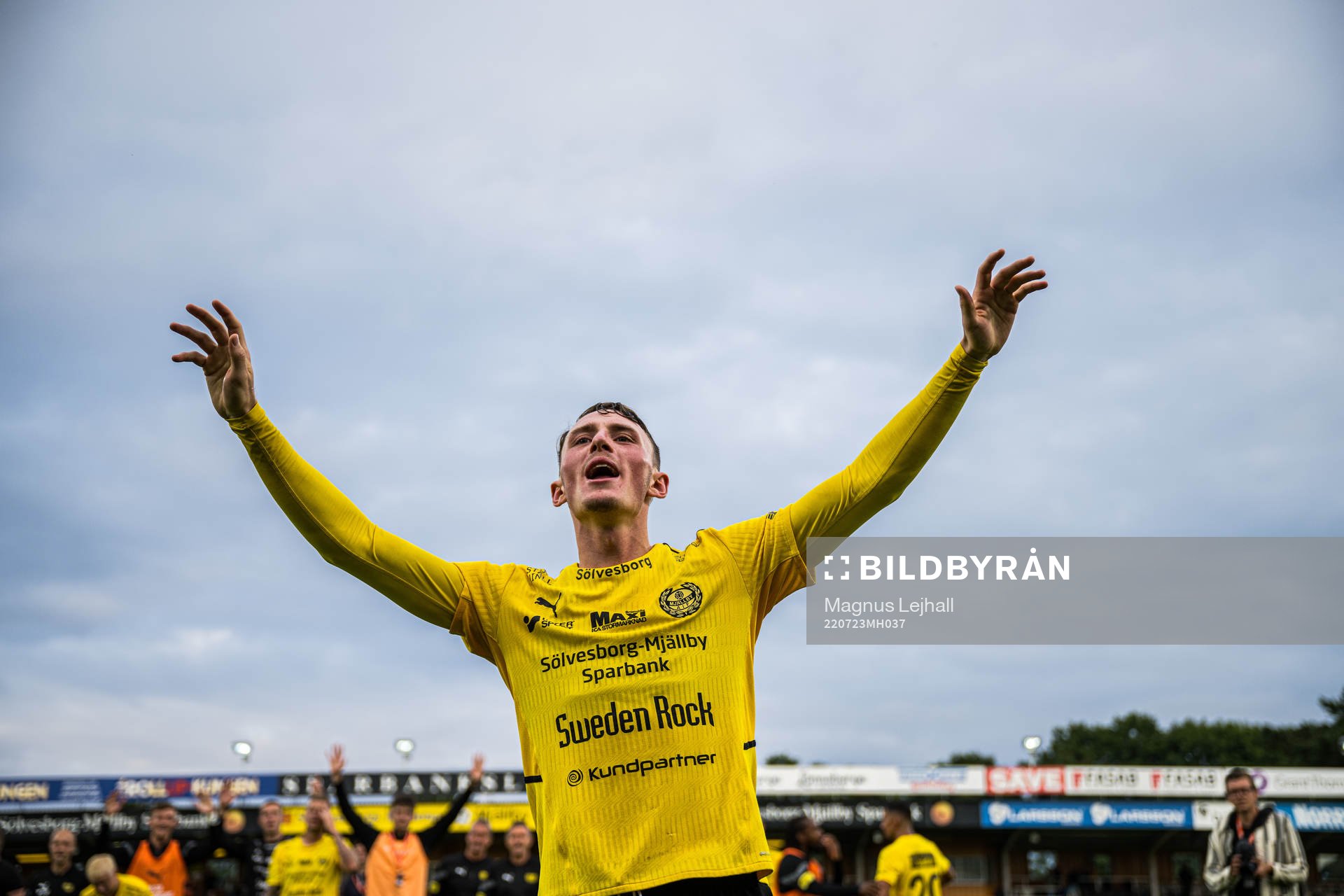 Mjällbys Noah Persson  jublar