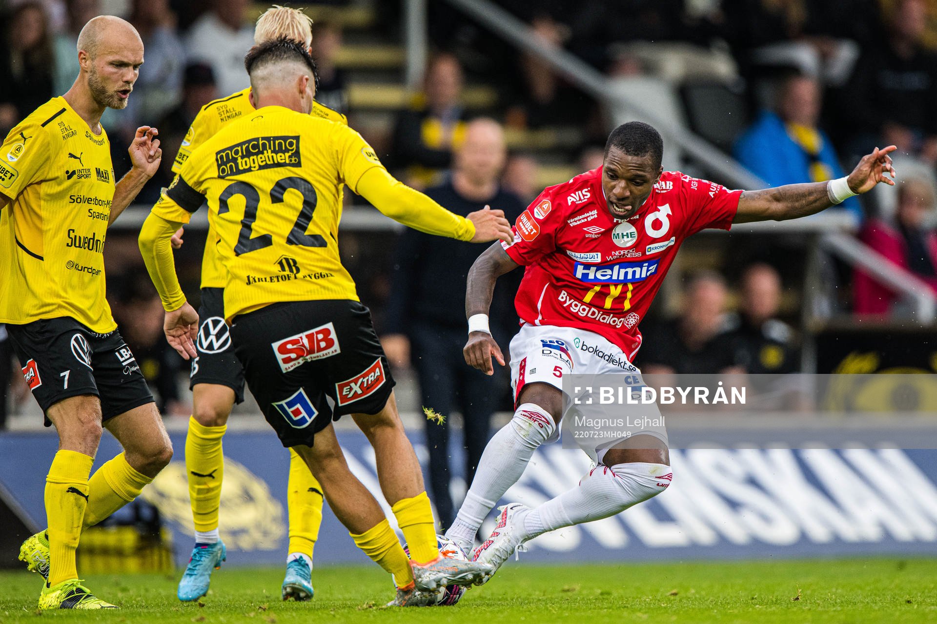 Degerfors Joseph-Claude Agyeman Gyau och Mjällbys Jesper