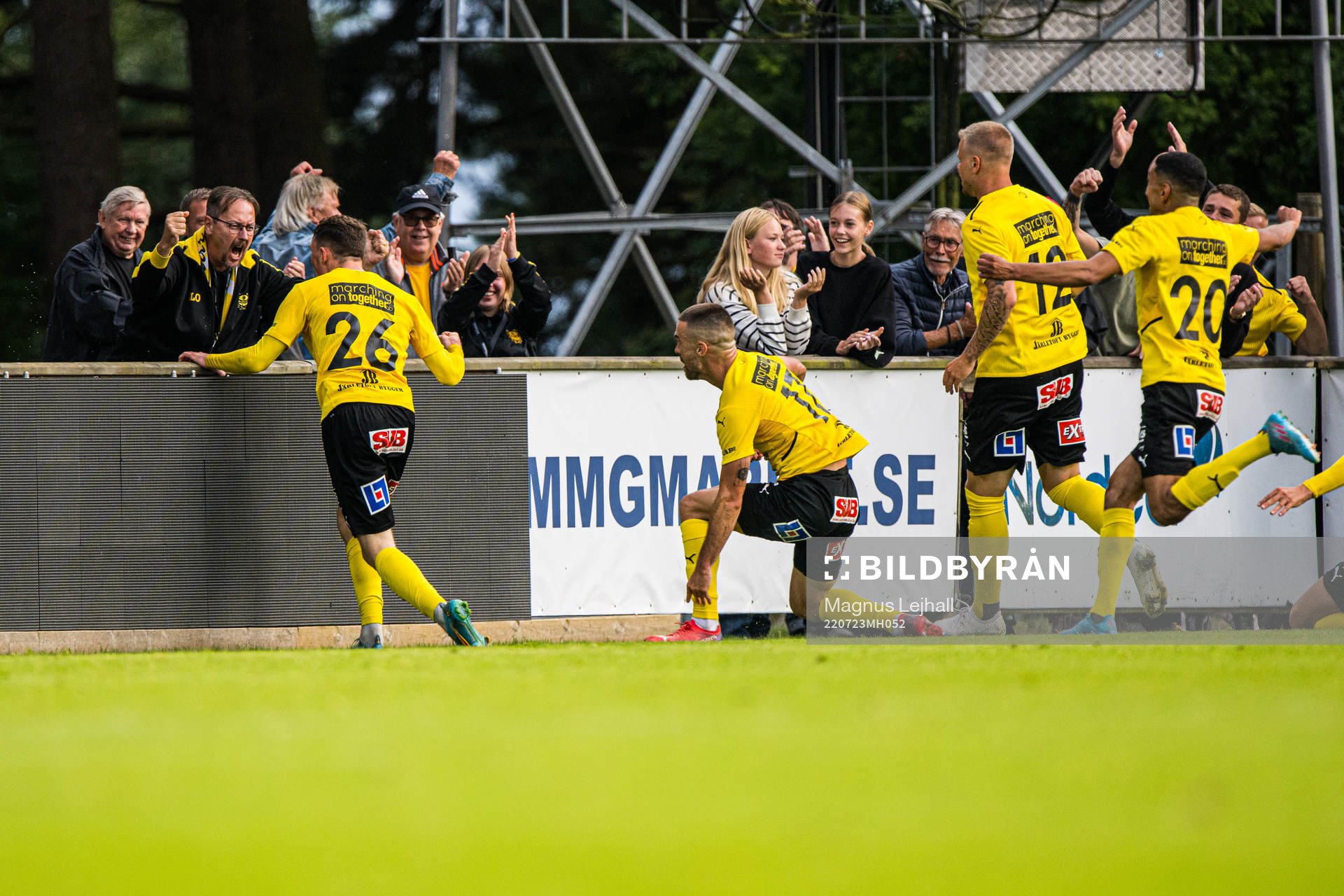 Mjällbys Noah Persson jublar