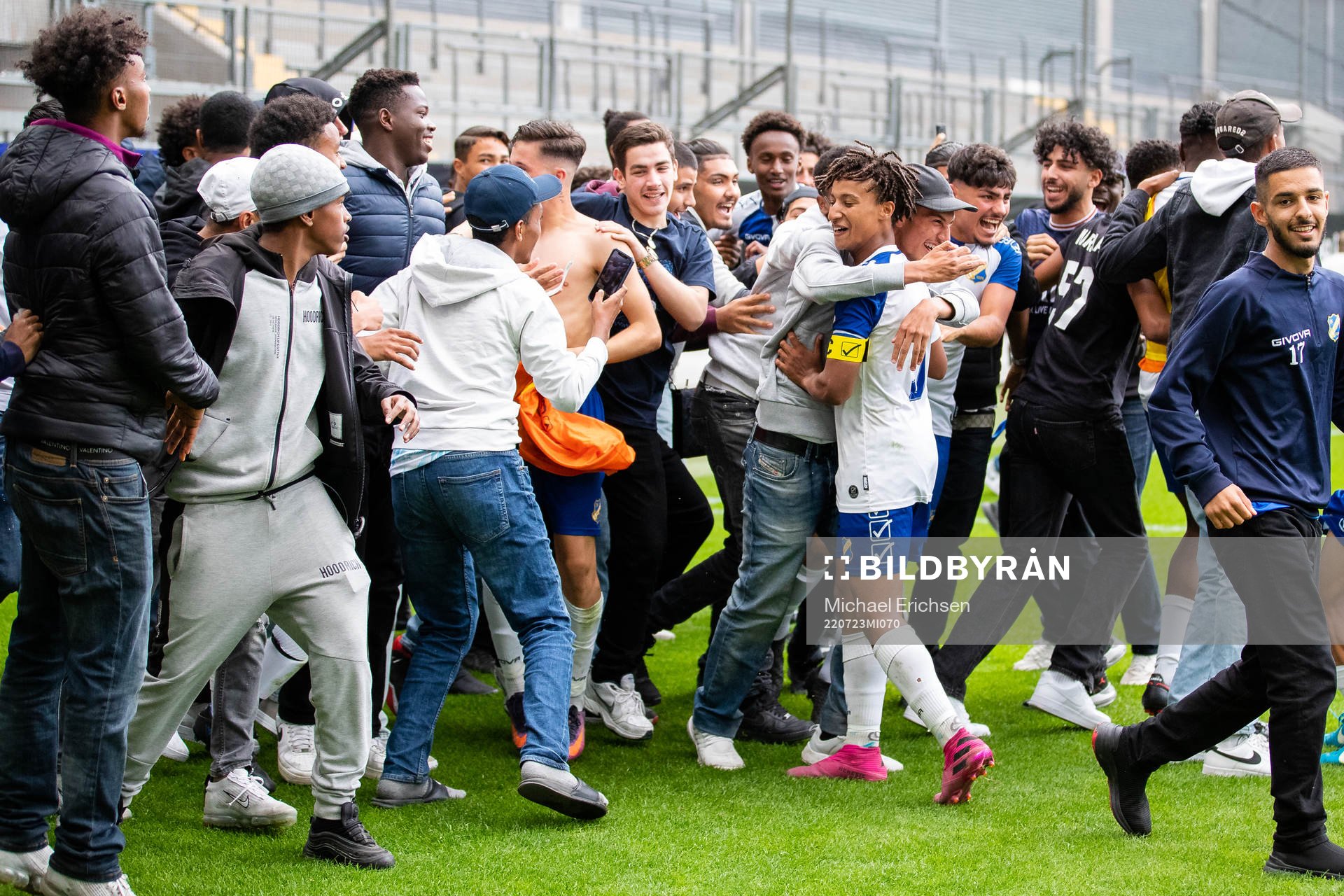 Götaholm jublar efter finalen i Gothia Cup, grupp B18, mellan Götaholm BK och GAIS den 23 juli 2022 i Göteborg. 