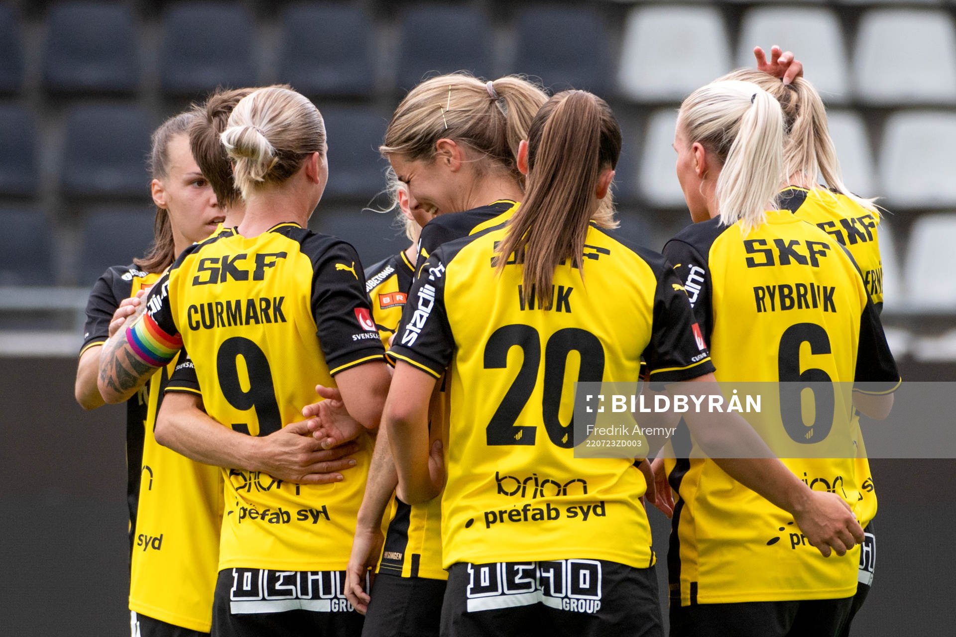 Häckens spelare jublar