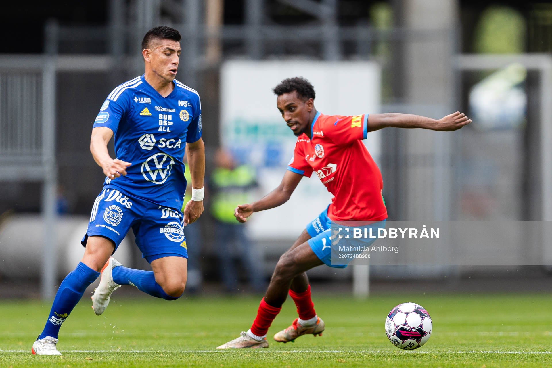 GIF Sundsvalls Joe Corona och Helsingborgs Taha Ali
