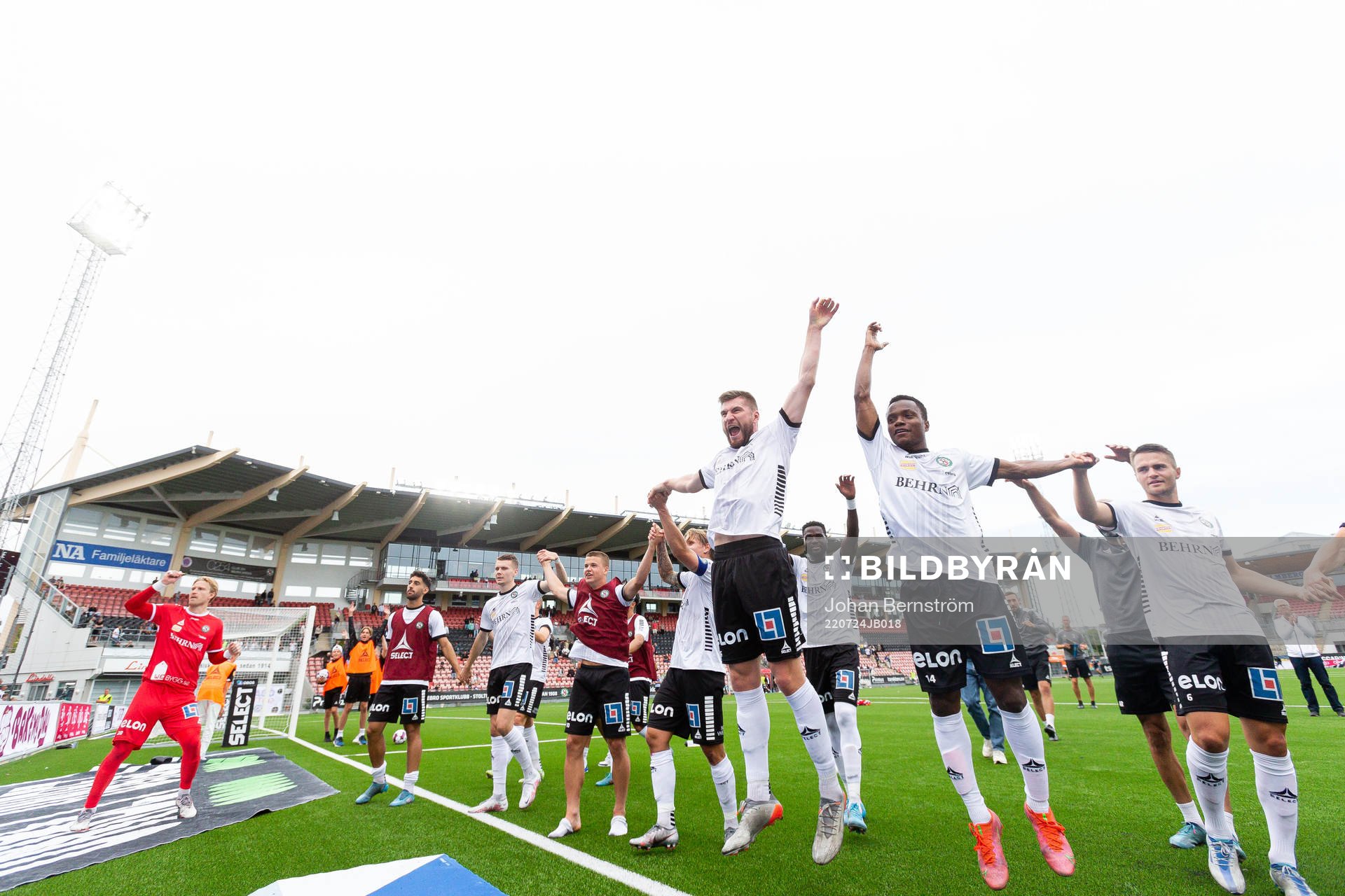 Örebros spelare jublar