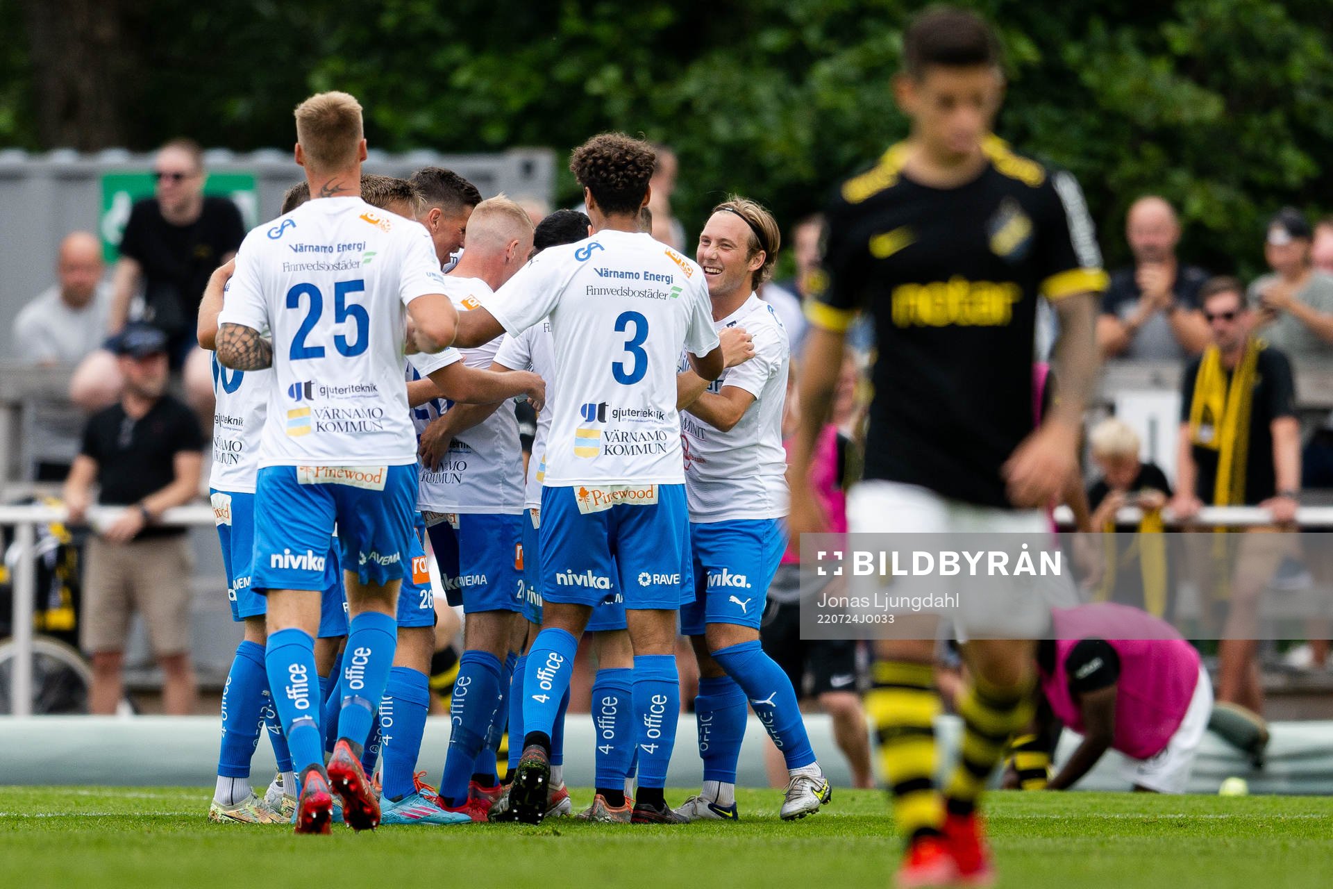 Värnamos spelare jublar