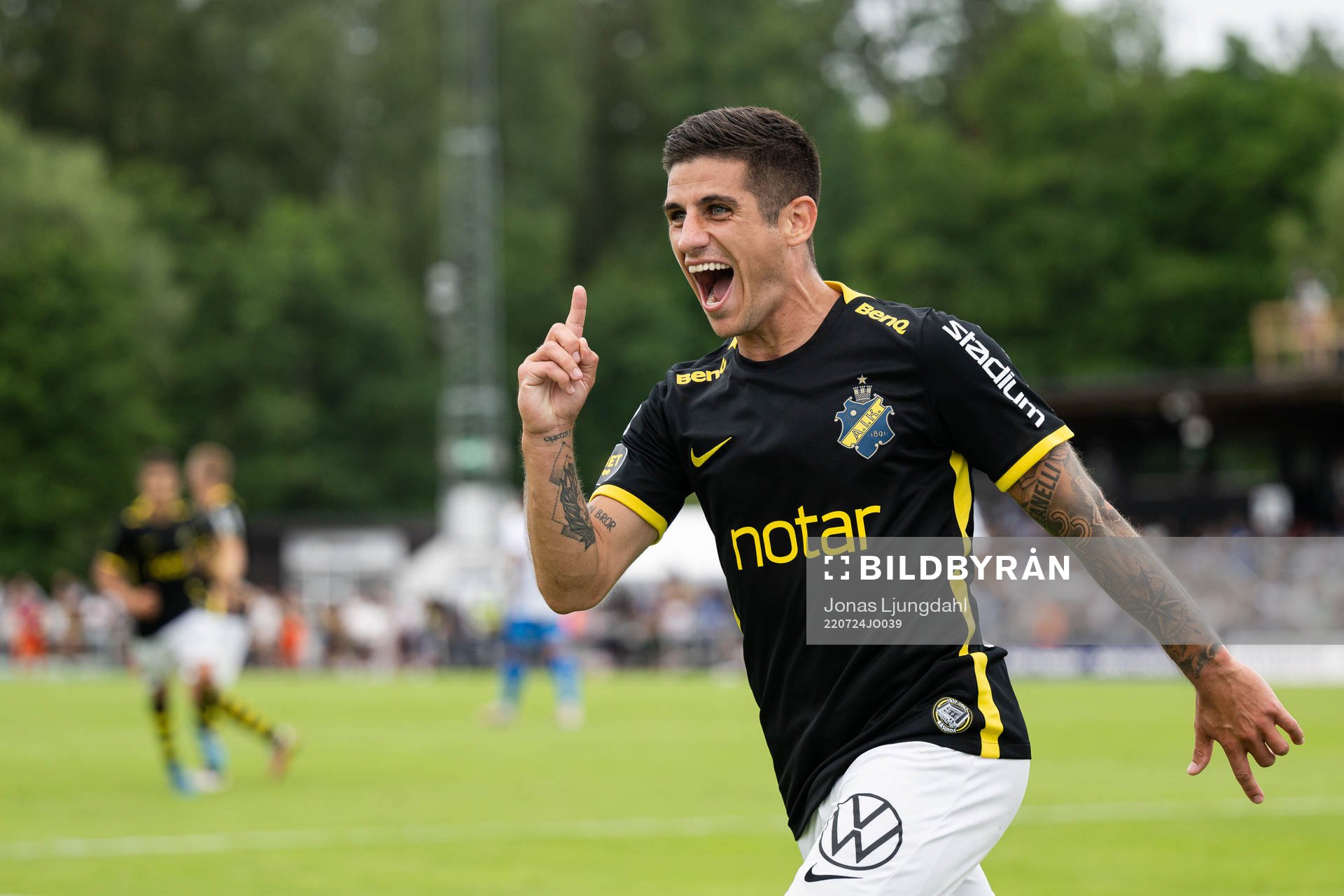 AIKs Nicolas Stefanelli jublar