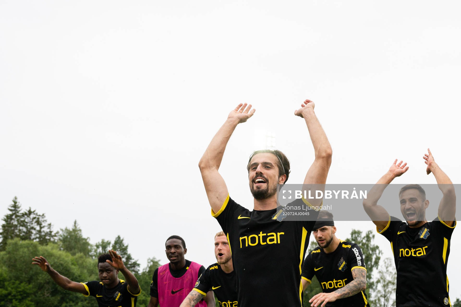 AIKs Zachary Elbouzedi jublar