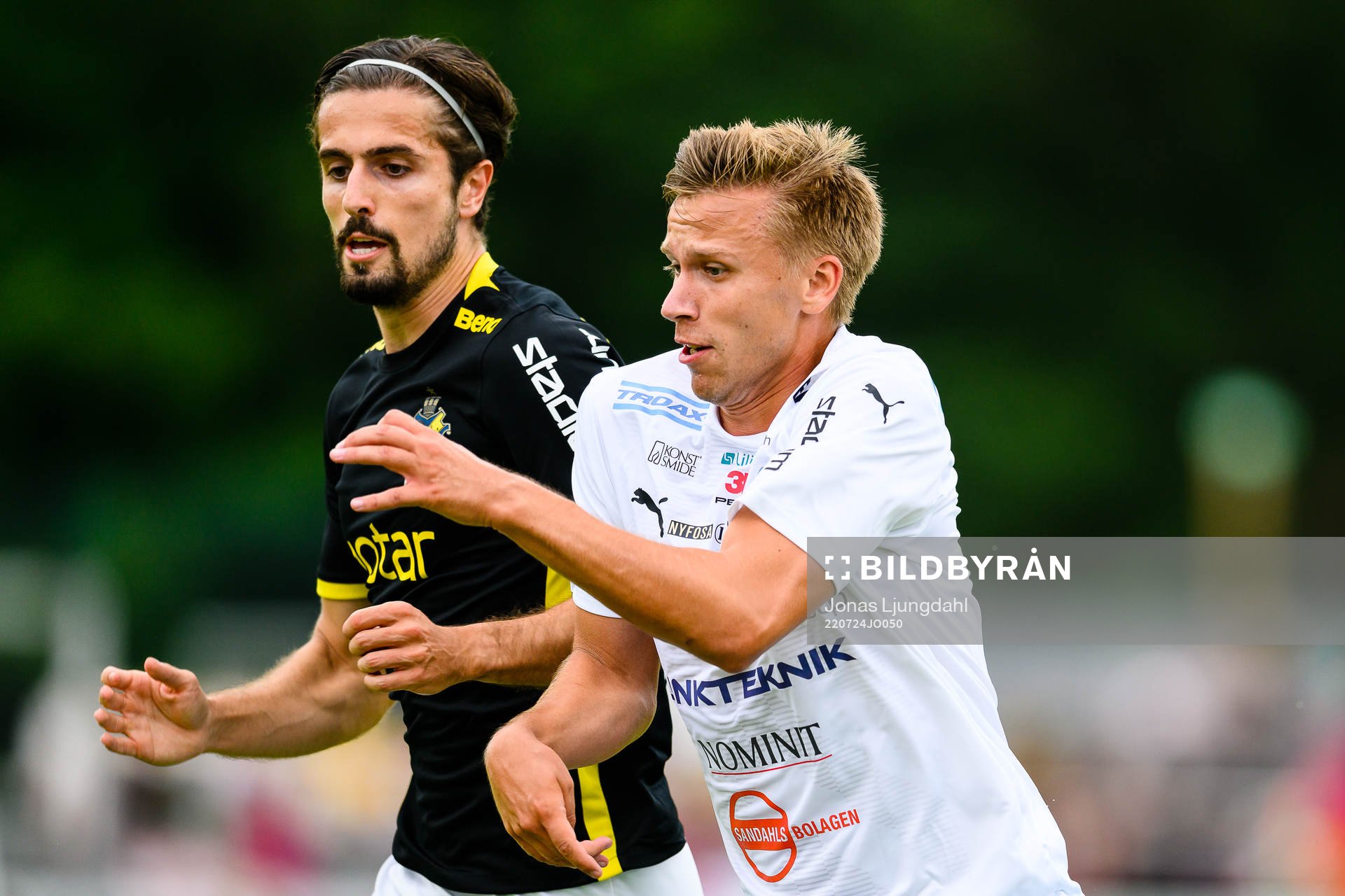 s Zachary Elbouzedi  och Värnamos Pontus Kindberg