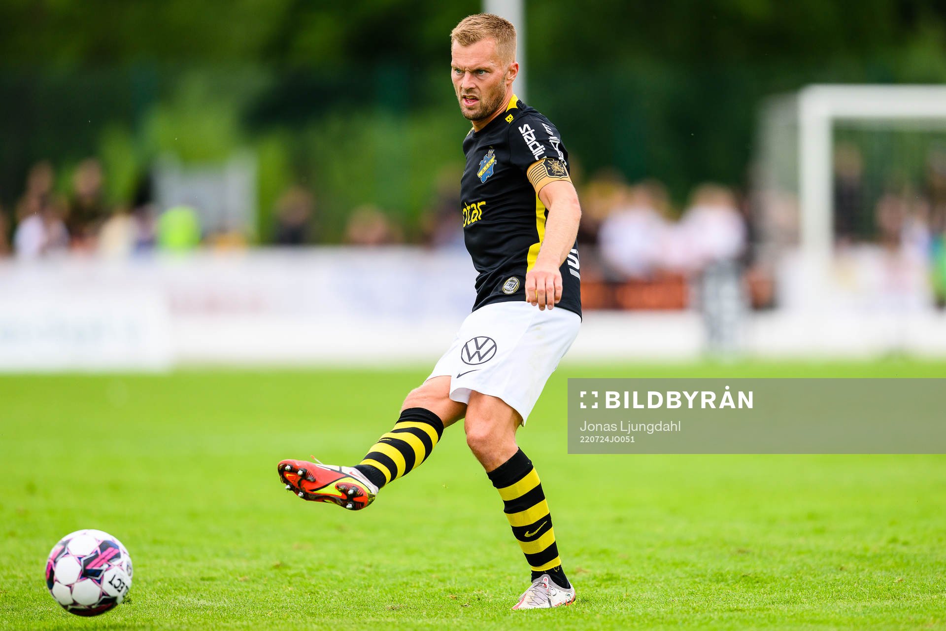 s Sebastian Larsson