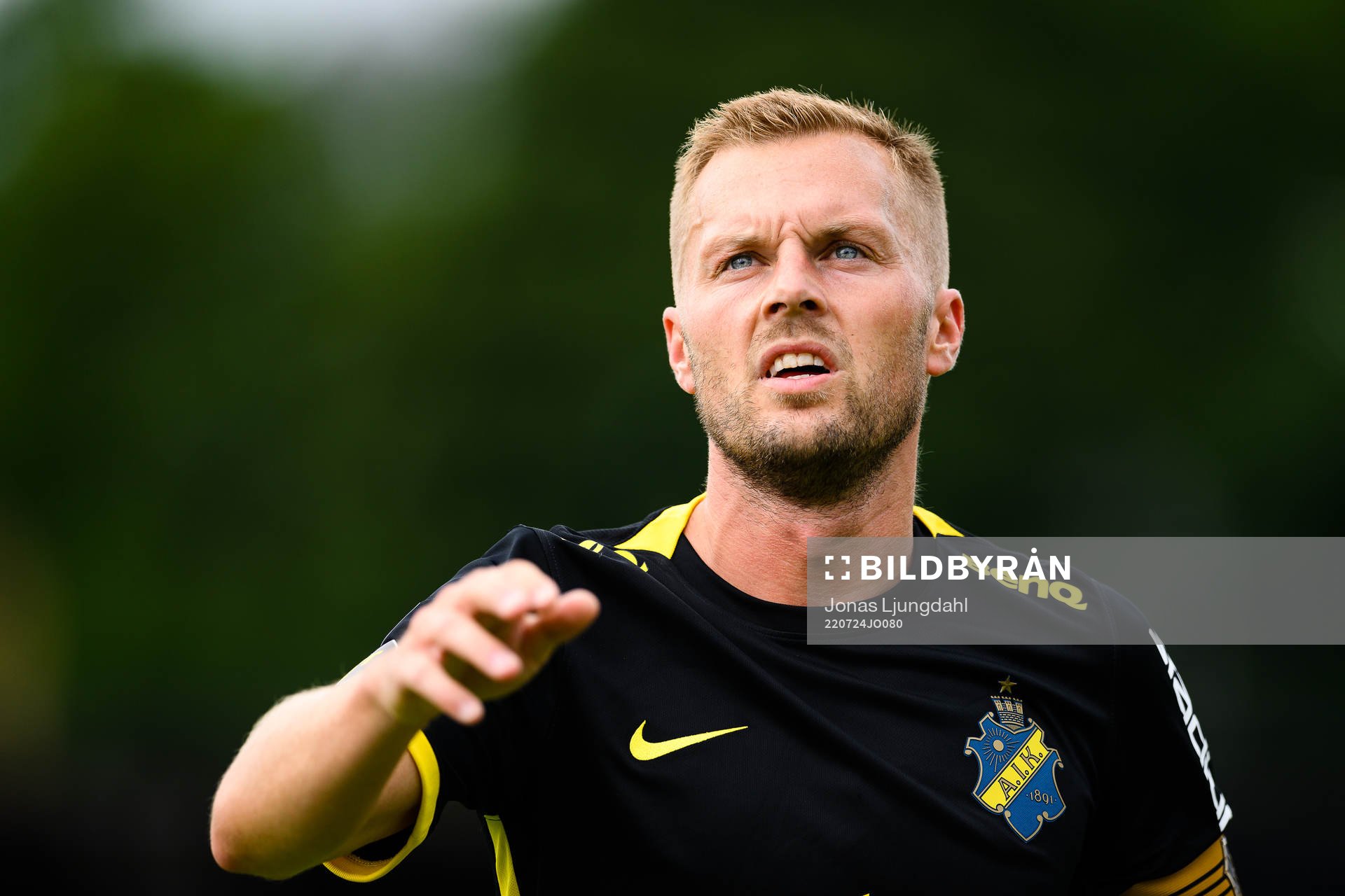 s Sebastian Larsson