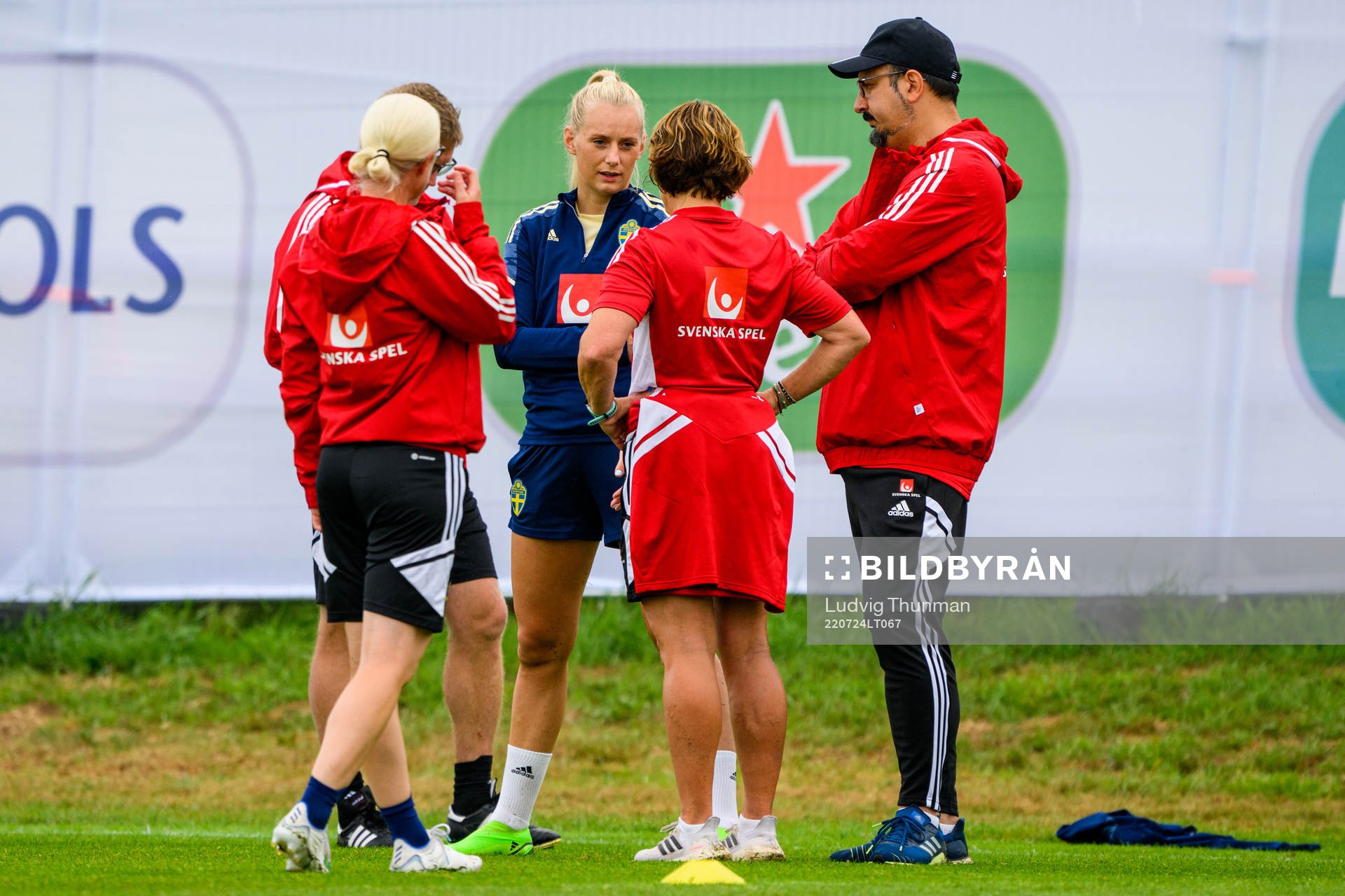 Stina Blackstenius speaks with Annica Näsmark, physio,