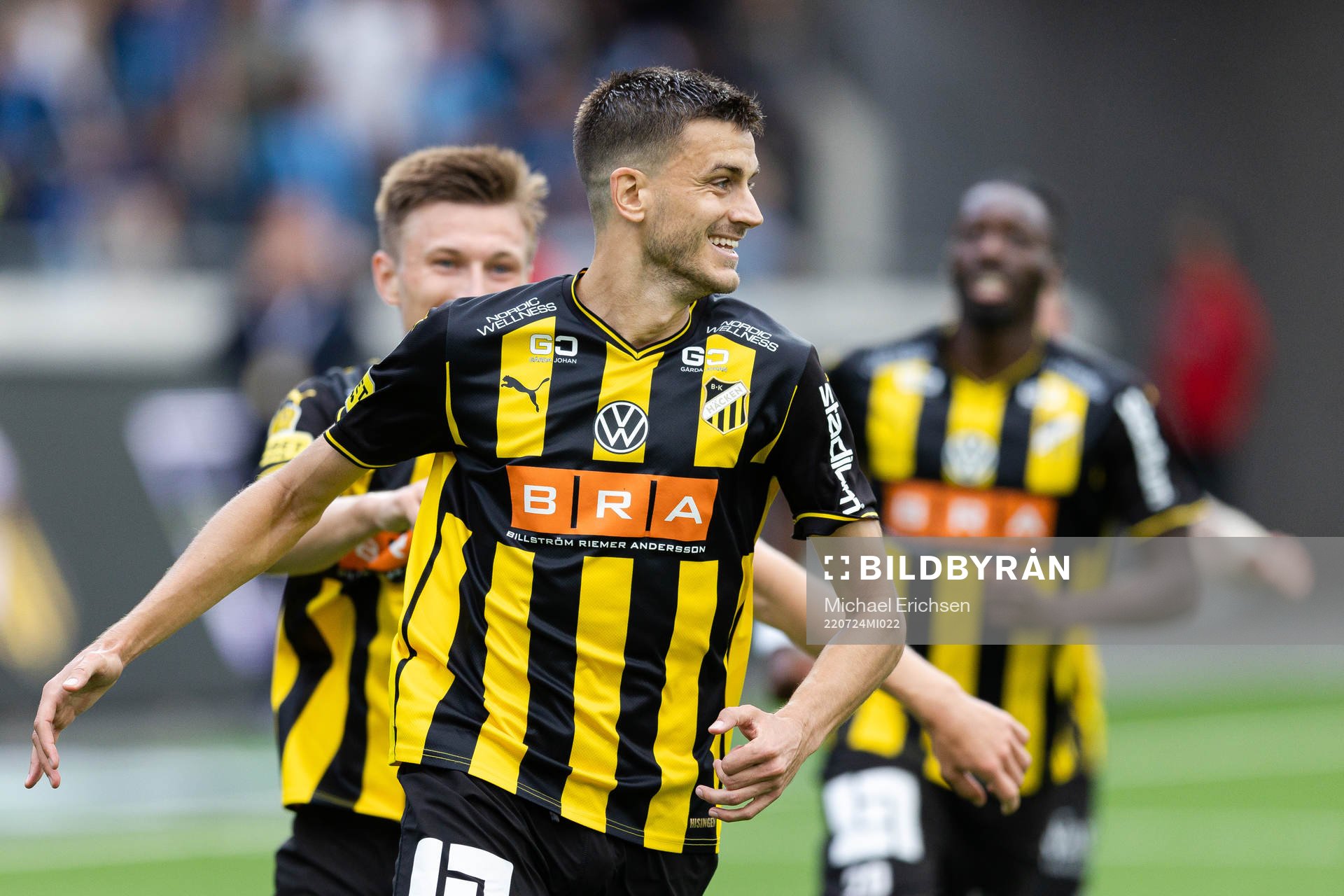 Häckens Alexander Jeremejeff jublar