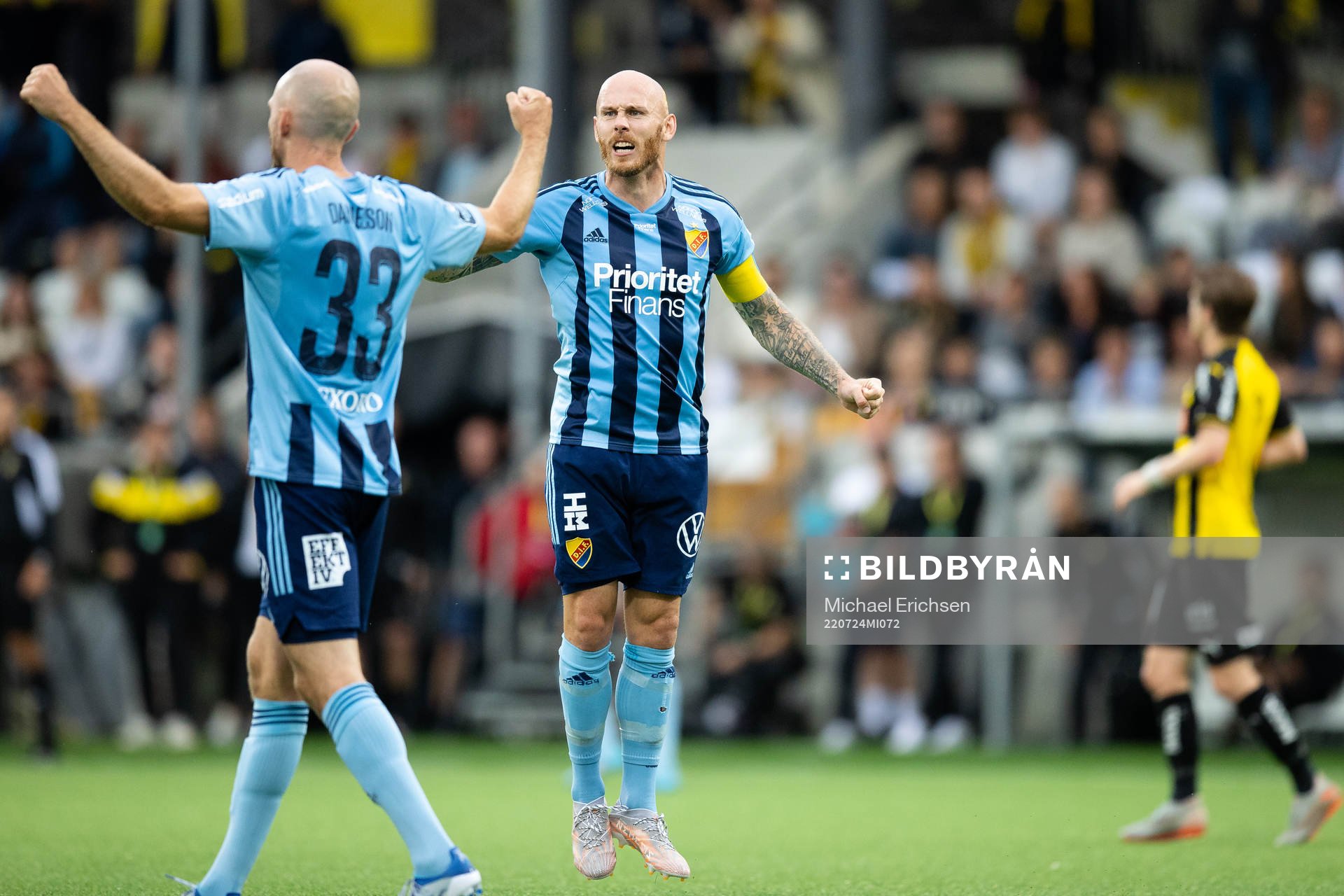 Djurgårdens Marcus Danielson och Magnus Eriksson jublar