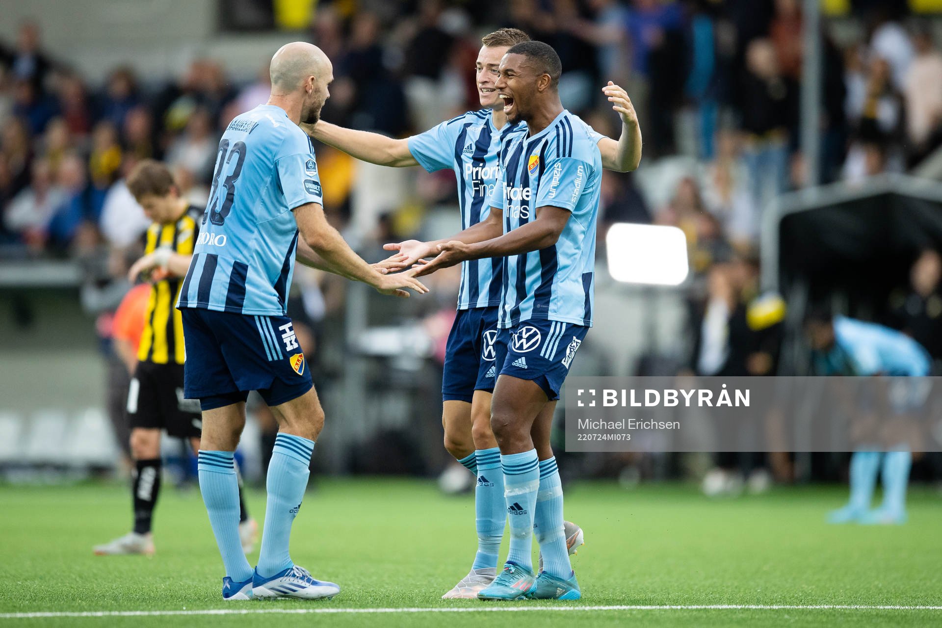 Djurgårdens Marcus Danielson och Isak Hien  jublar