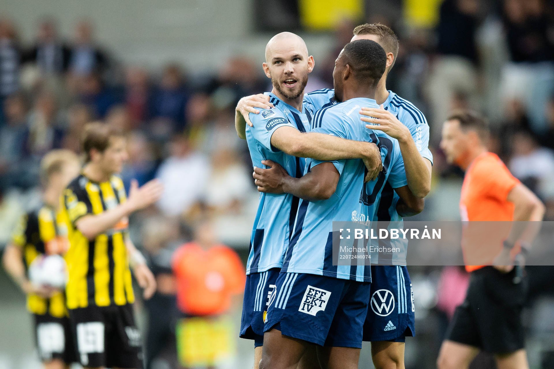 Djurgårdens Marcus Danielson och Isak Hien  jublar