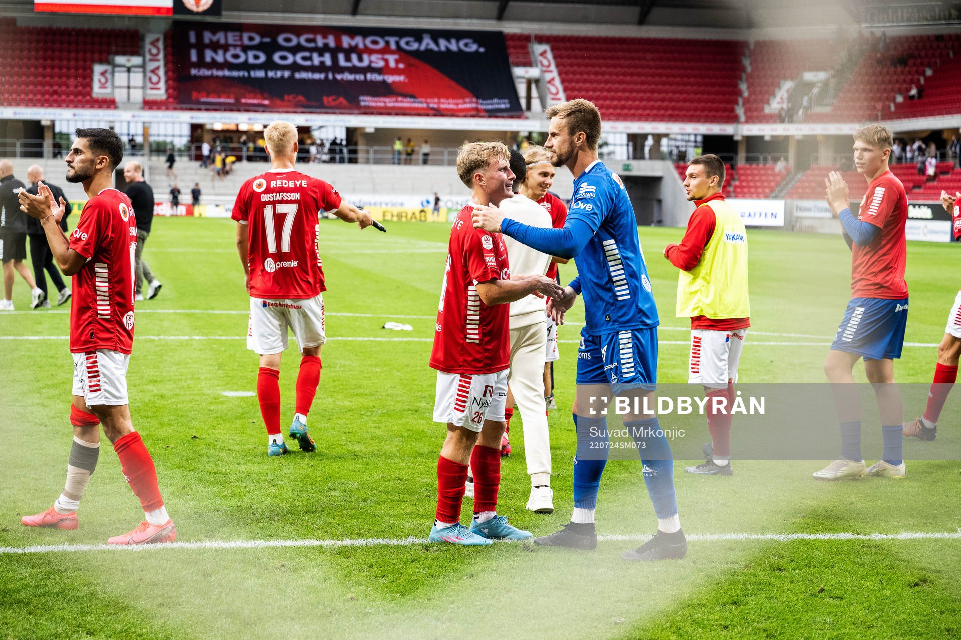 Kalmars Victor Backman och målvakt Ricardo Friedrich jublar