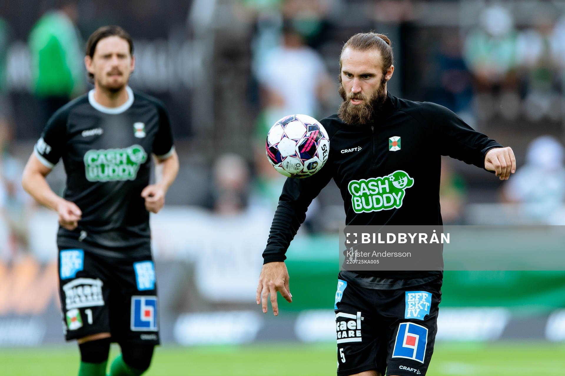 Varbergs Oskar Sverrisson före fotbollsmatchen i