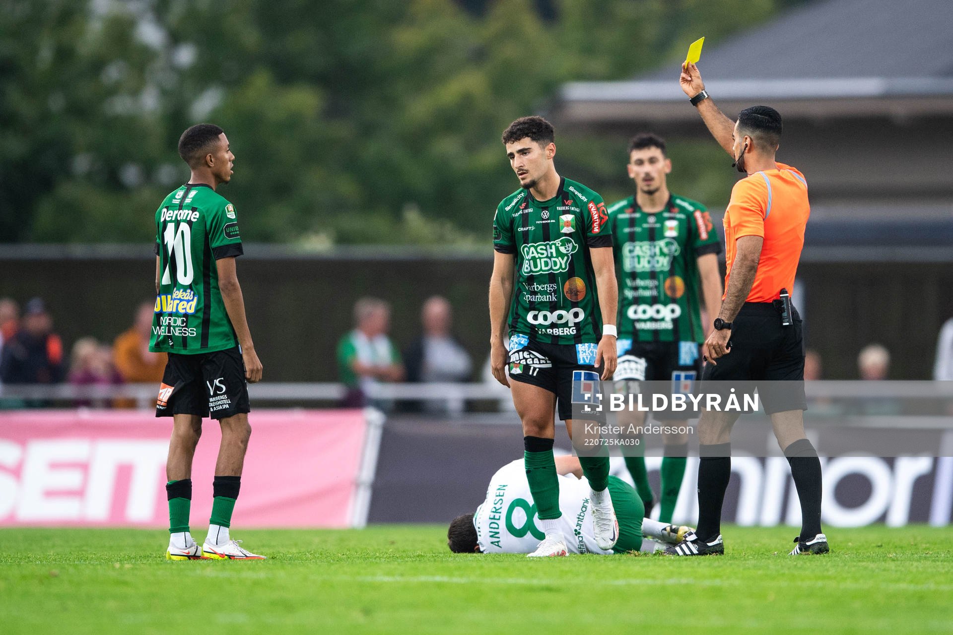 Varbergs Ismet Lushaku tilldelas gult kort av domare