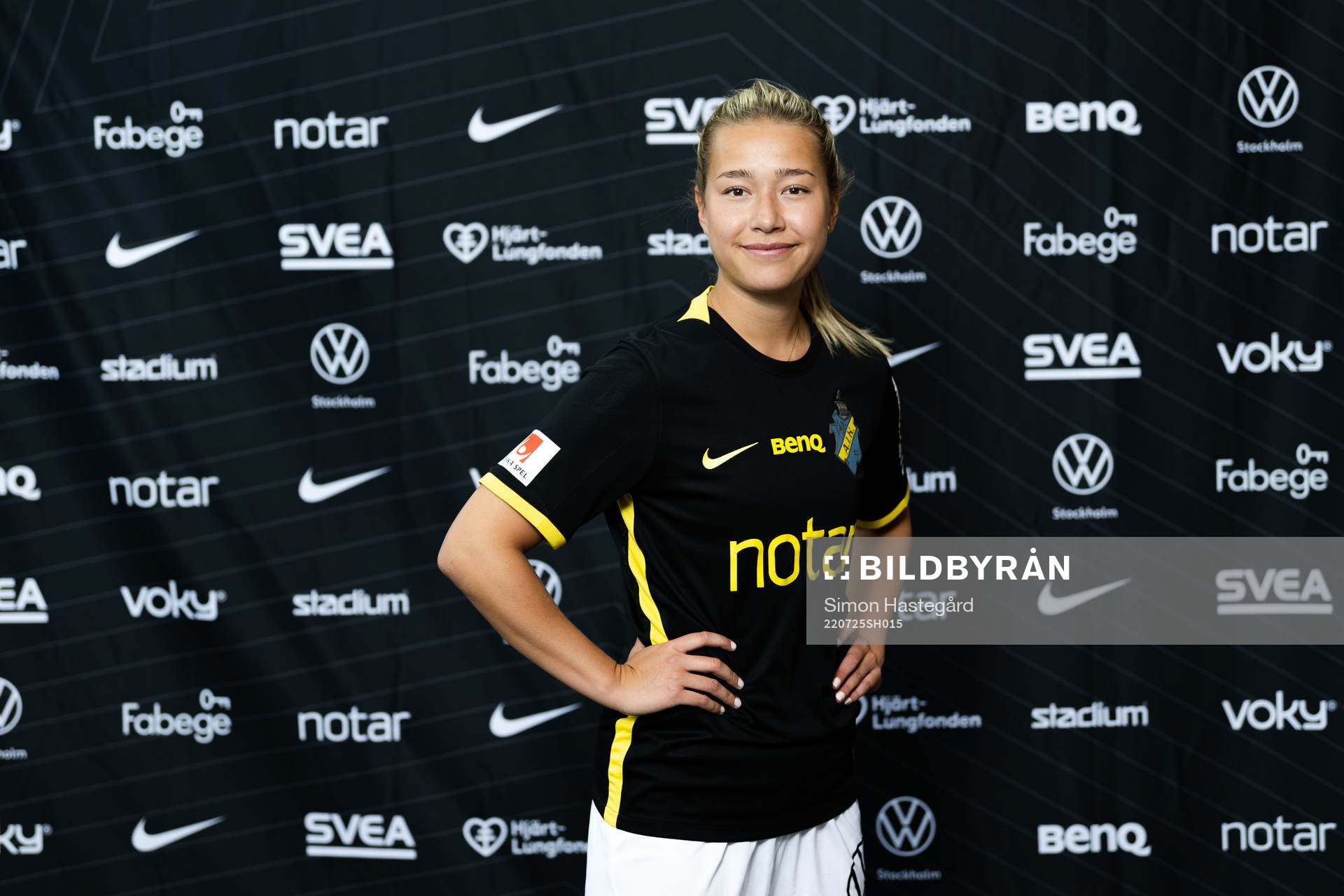 s nyförvärv Emma Engström poserer för porträtt