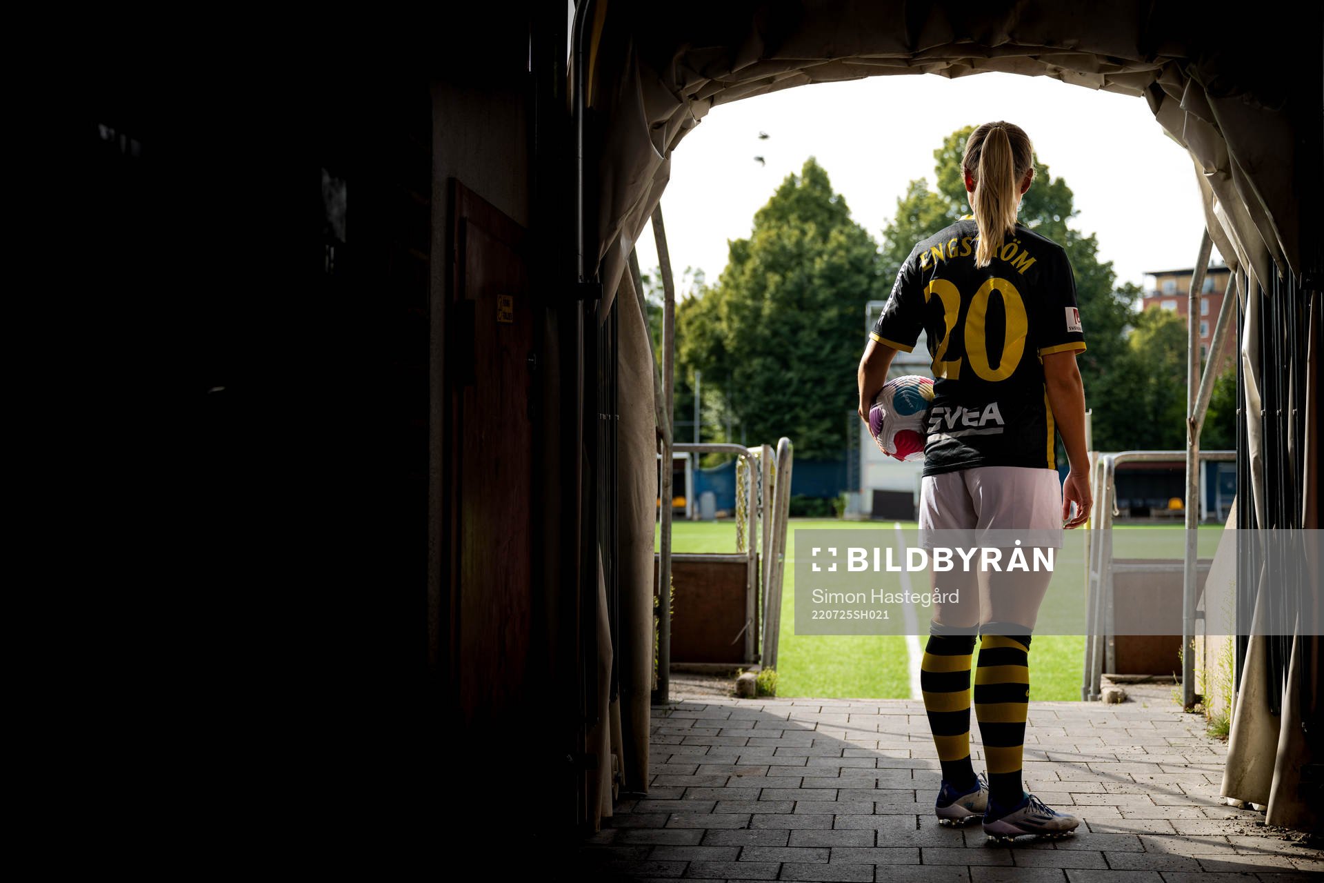 AIK:s nyförvärv Emma Engström poserer för porträtt under den 25 juli 2022 i Stockholm. 