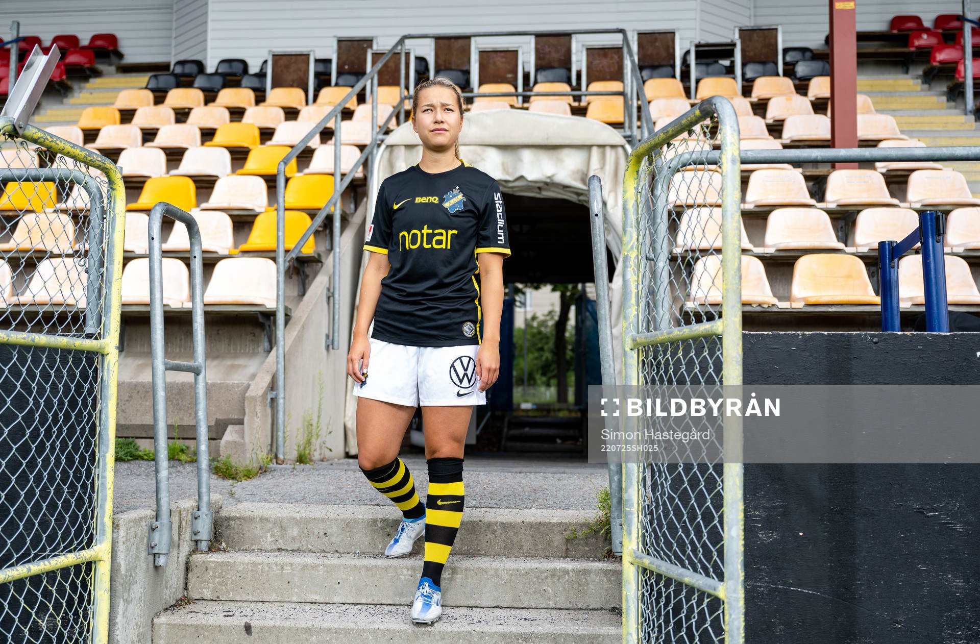 s nyförvärv Emma Engström poserer för porträtt