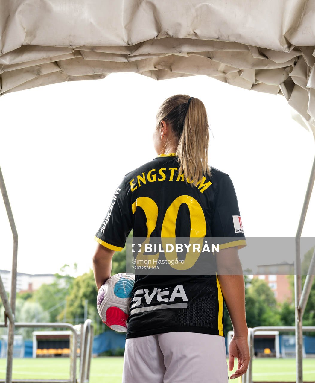 s nyförvärv Emma Engström poserer för porträtt