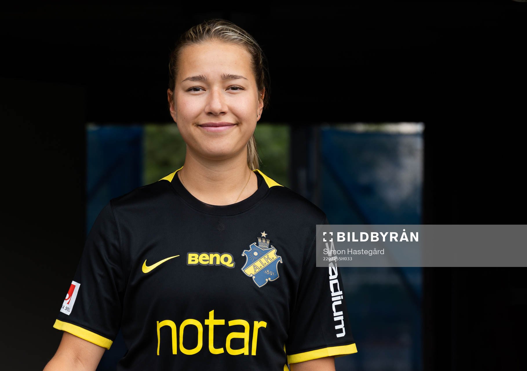 s nyförvärv Emma Engström poserer för porträtt
