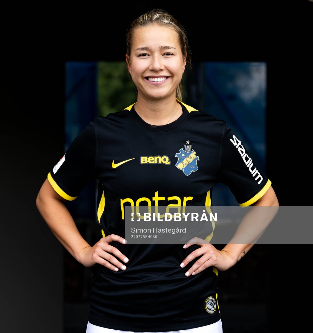 s nyförvärv Emma Engström poserer för porträtt
