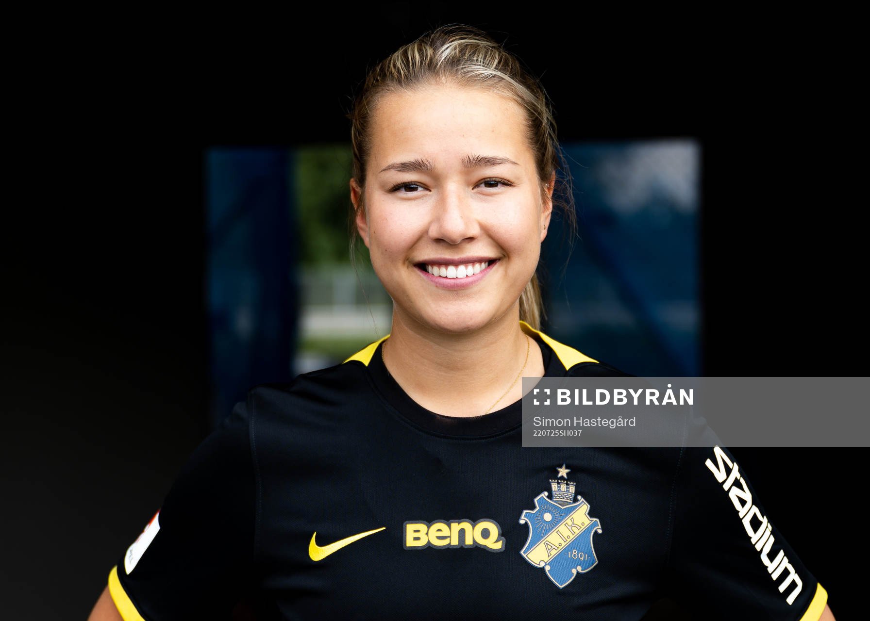 AIK:s nyförvärv Emma Engström poserer för porträtt under den 25 juli 2022 i Stockholm. 