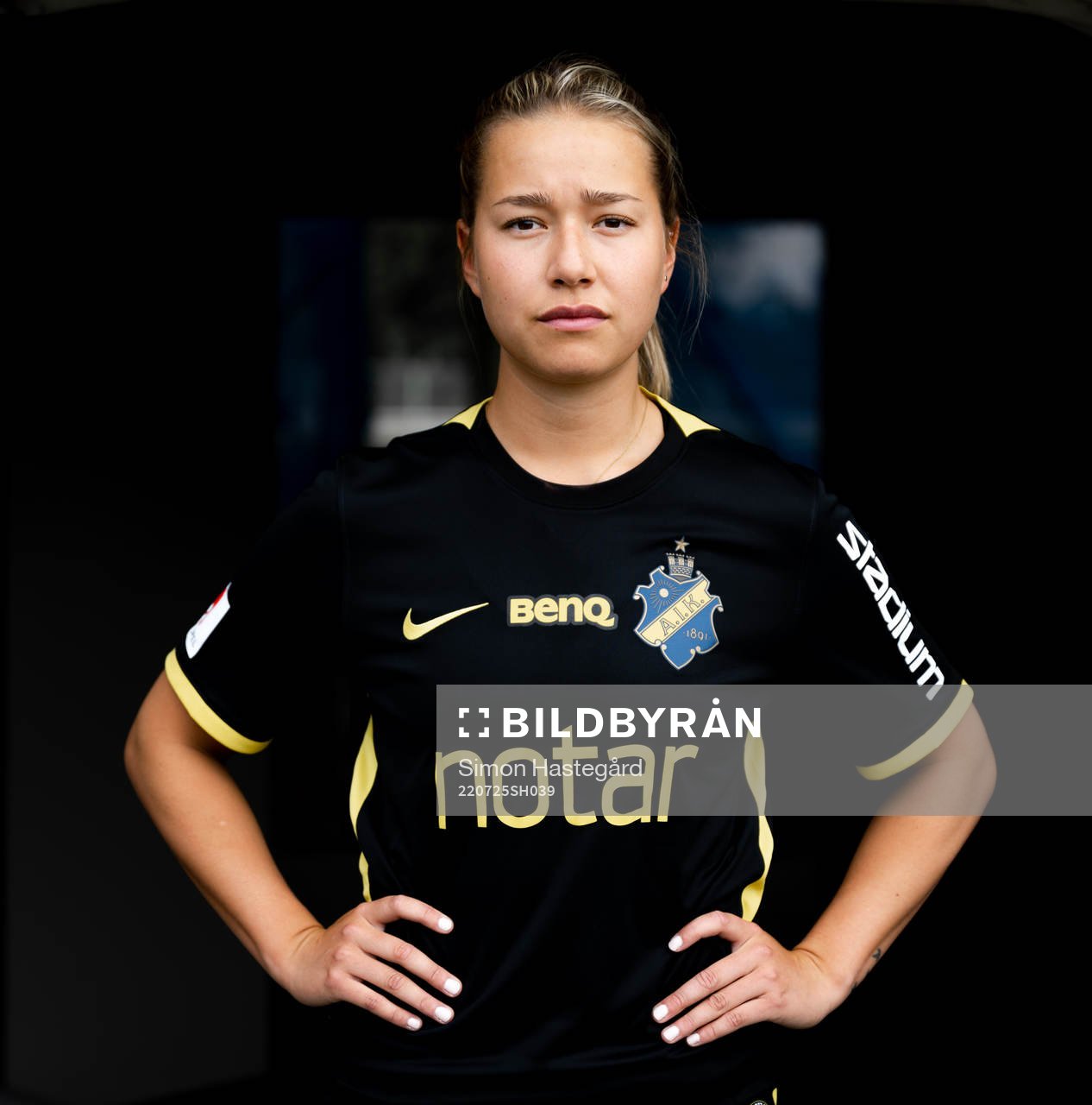 s nyförvärv Emma Engström poserer för porträtt