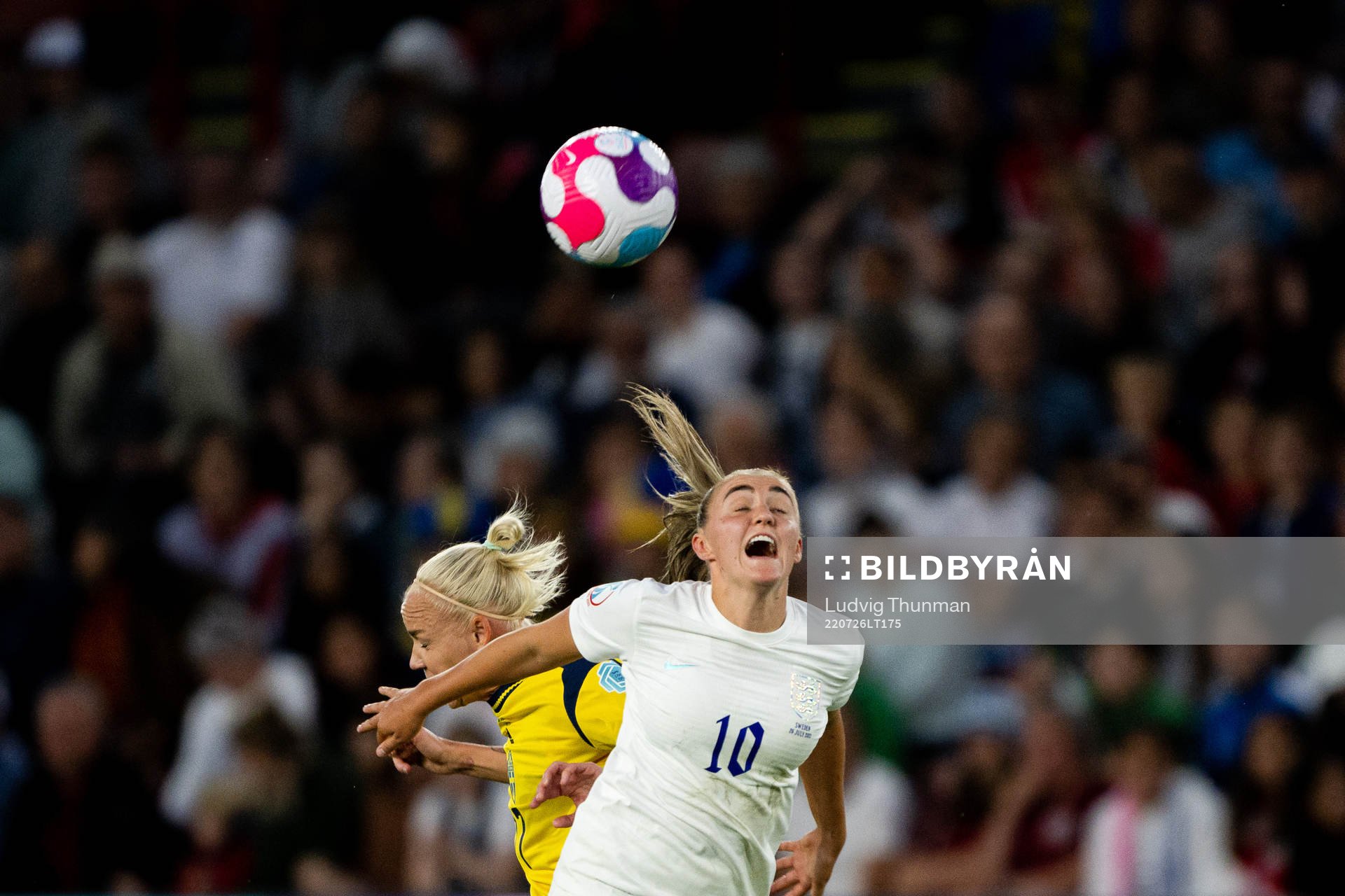 Caroline Seger of Sweden and Georgia Stanway of England