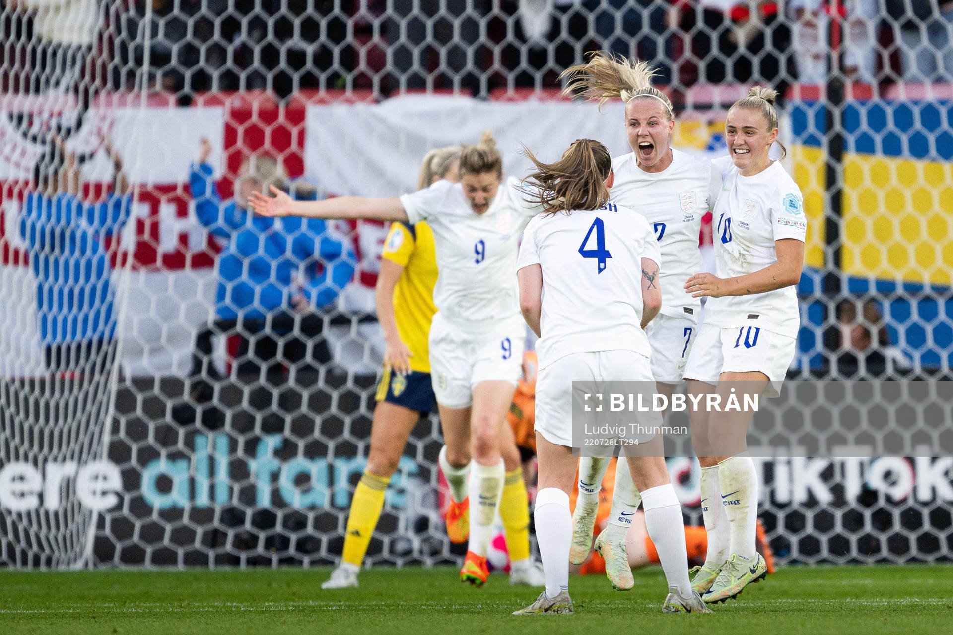 Beth Mead and Georgia Stanway of England celebrate the 1-0