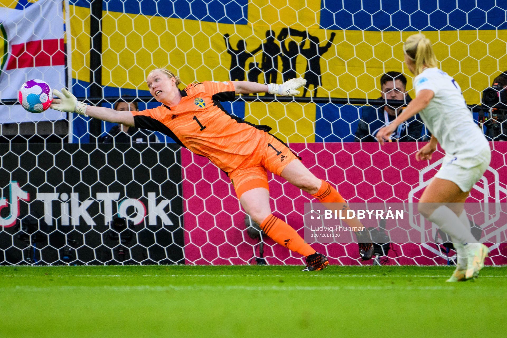 Beth Mead of England scores 1-0 behind goalkeeper Hedvig