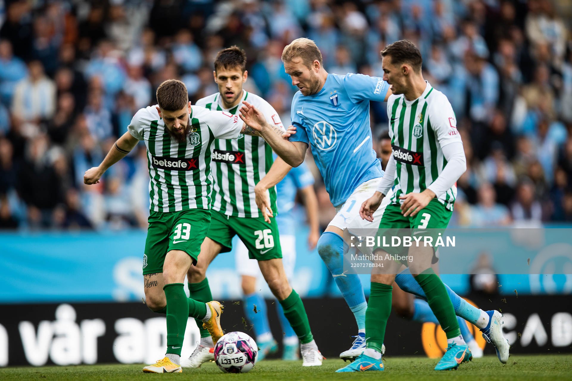 Marko Milickovic and Mario Pavelic of Zalgiris Vilnius