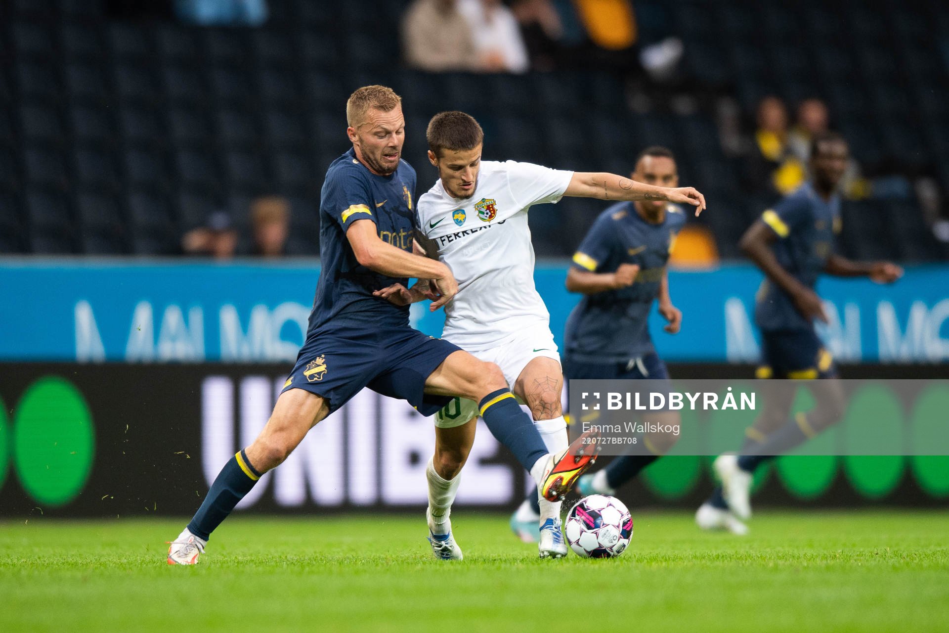 Sebastian Larsson of AIK and Vincent Thill of Vorskla