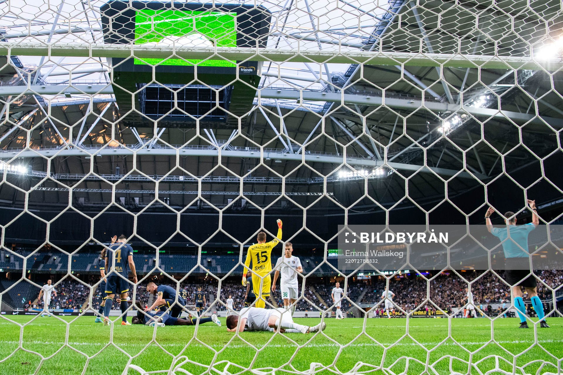 Collins Lusaka Sichenje of AIK and Vincent Thill of Vorskla