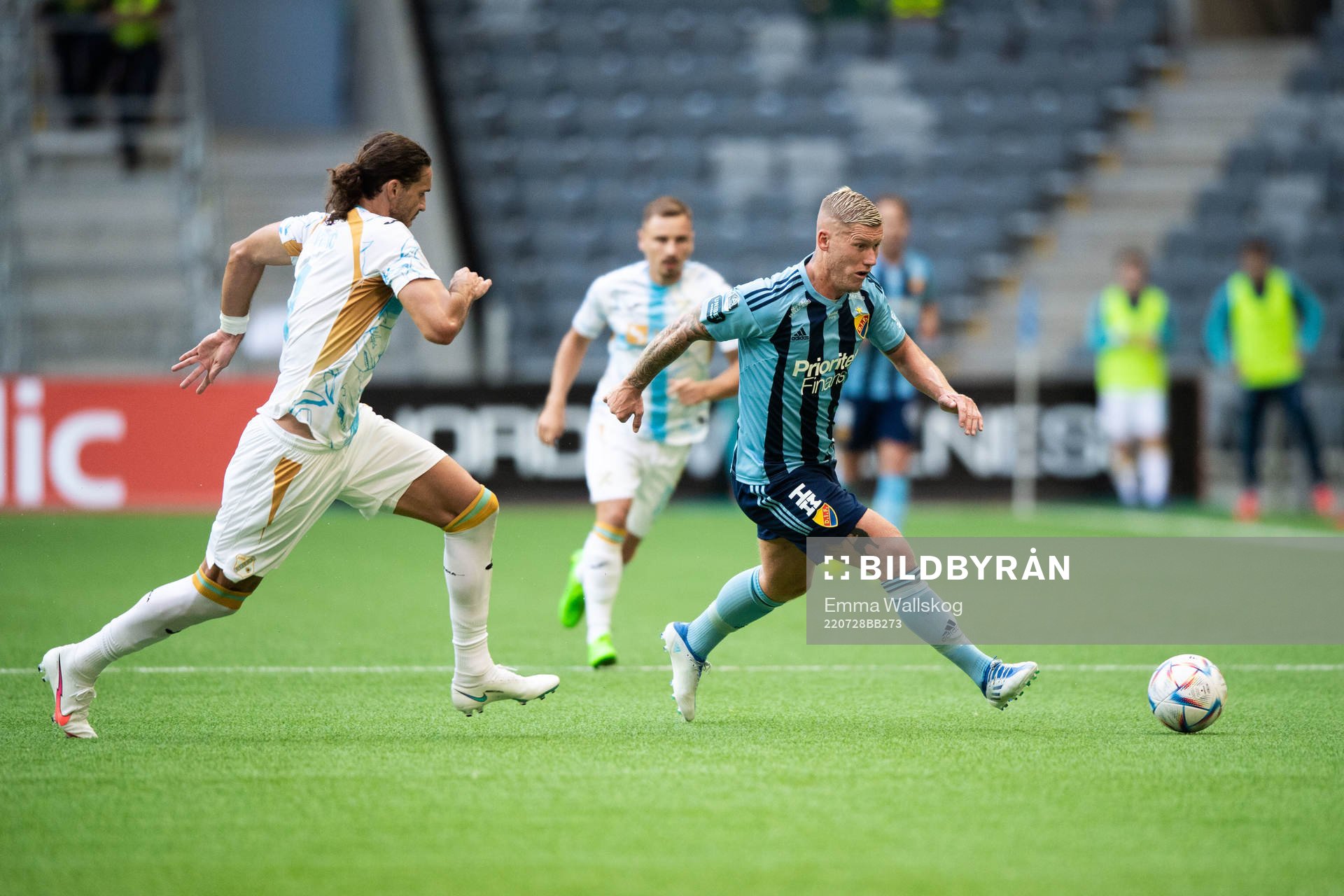 Mateo Pavlović of Rijeka and Victor Edvardsen of