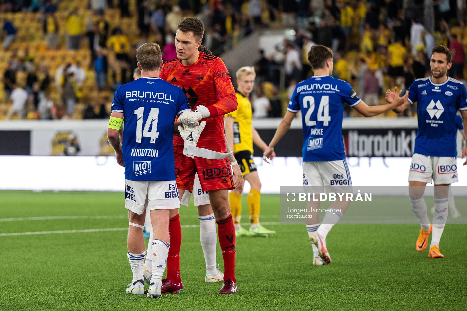 Goalkeeper Jacob Karlstrøm and Erling Knudtzon of Molde celebrate after the UEFA Conference League match between Elfsborg and Molde on July 28, 2022 in Borås.