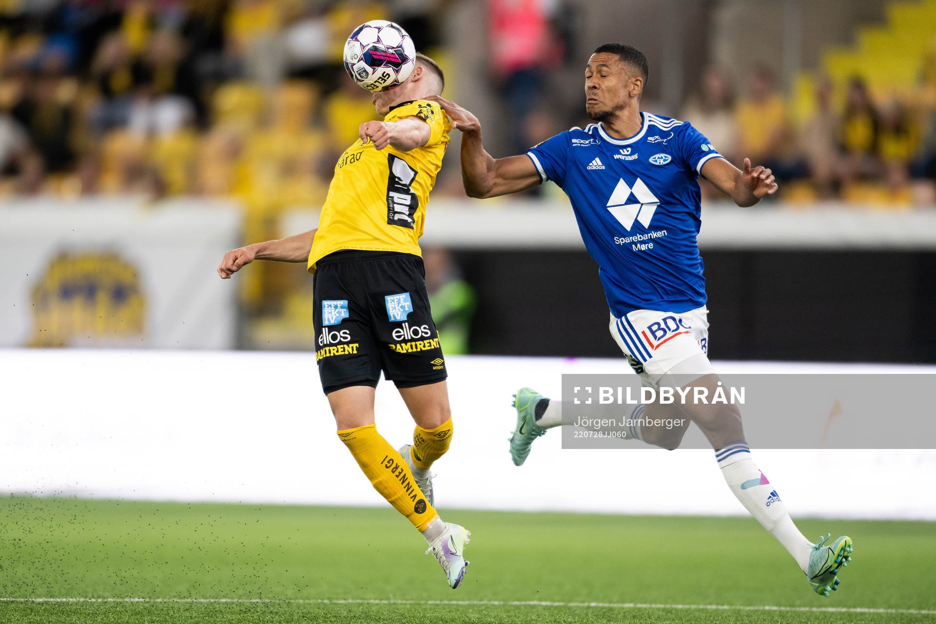 Jacob Ondrejka of Elfsborg and Mathis Bolly of Molde