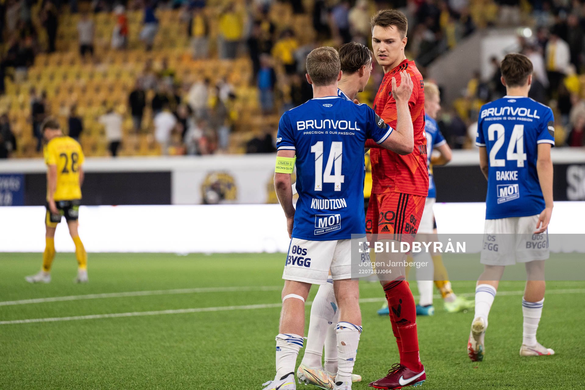 Goalkeeper Jacob Karlstrøm celebrate with teammates