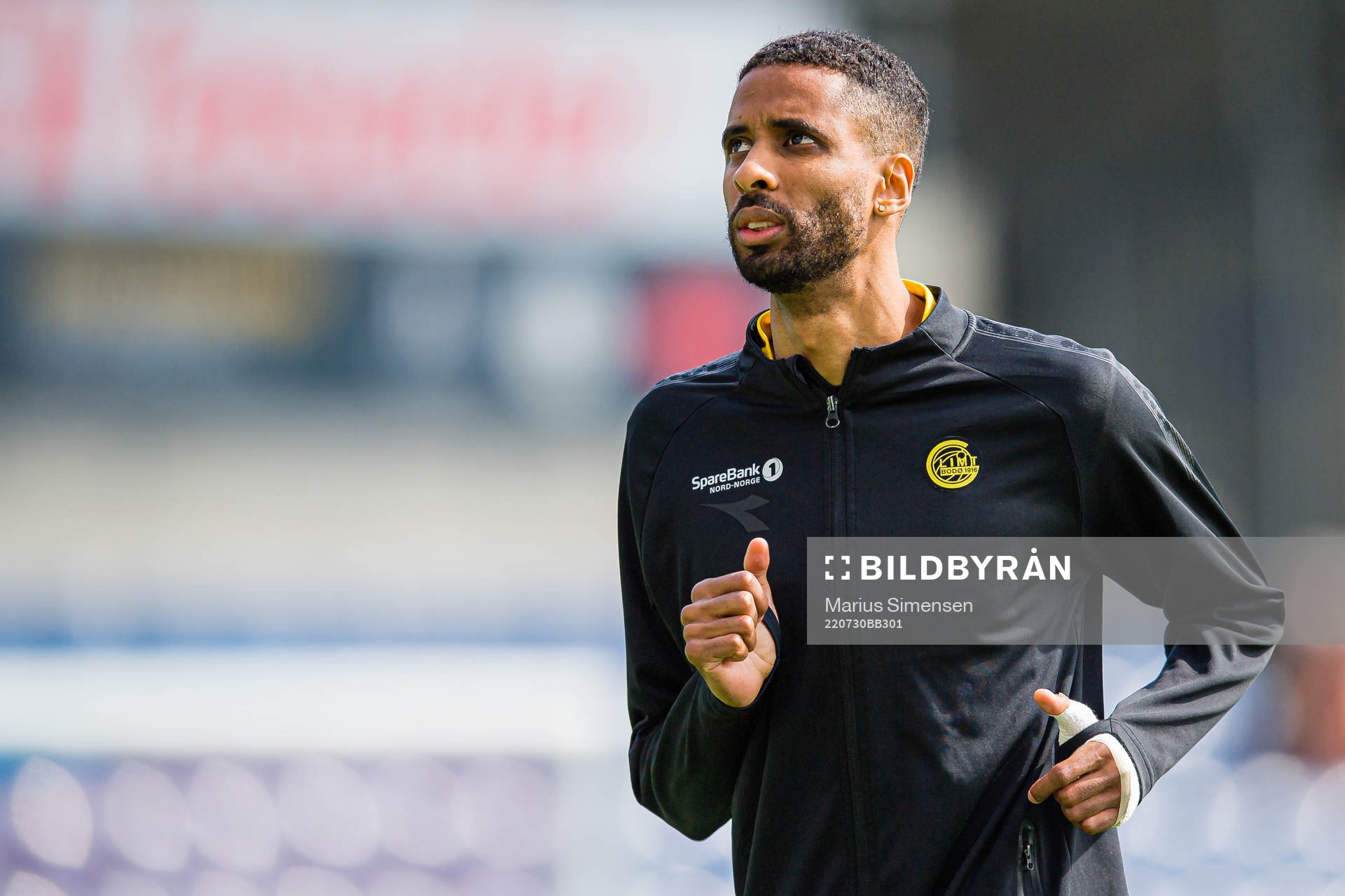 Amahl William D'Vaz Pellegrino of Bodø/Glimt warms up