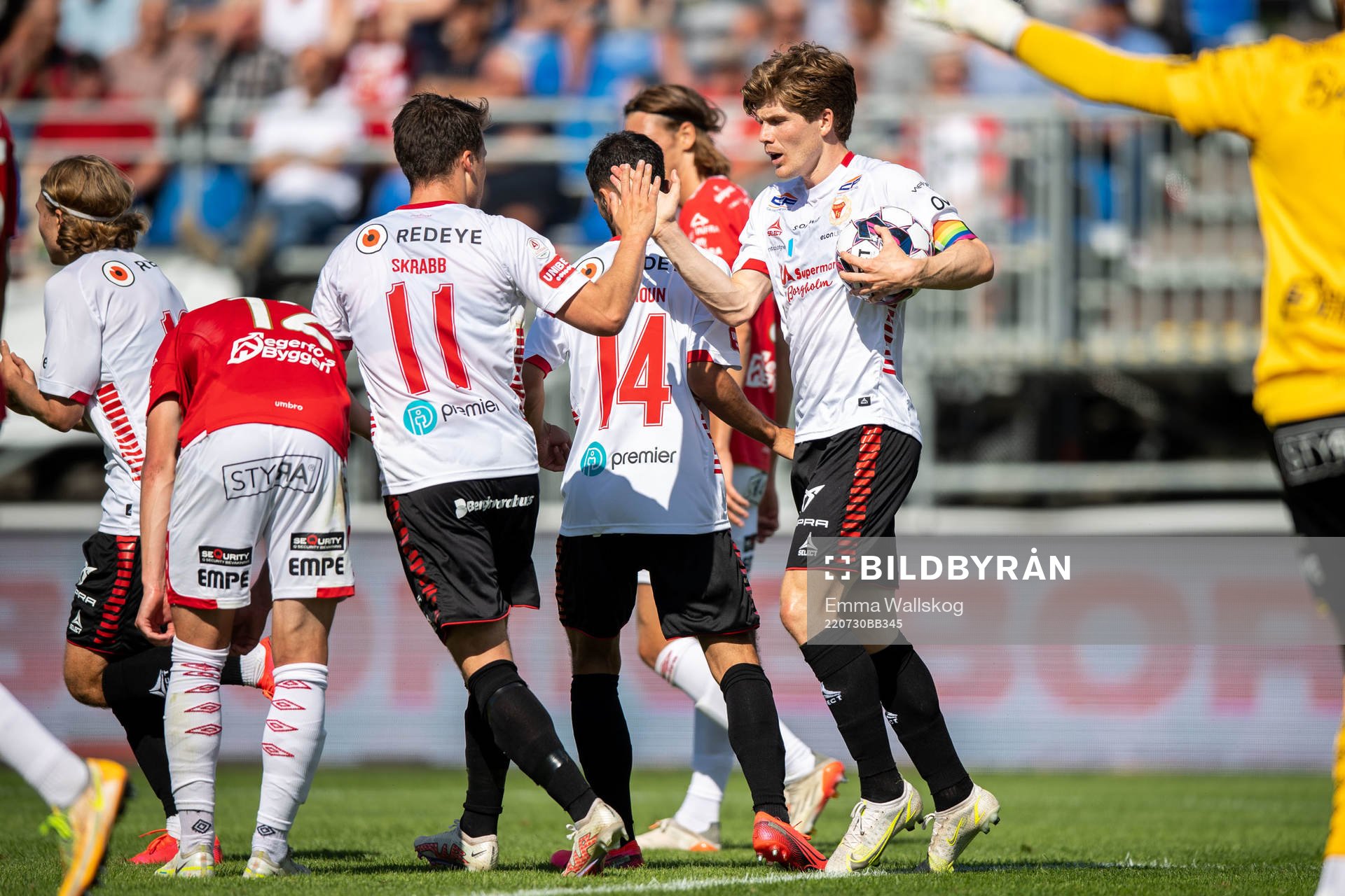 Kalmars Simon Skrabb och Oliver Berg jublar