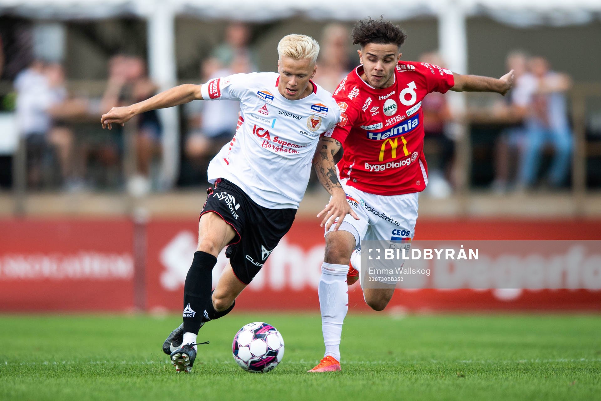Kalmars Axel Lindahl och Degerfors Justin Salmon