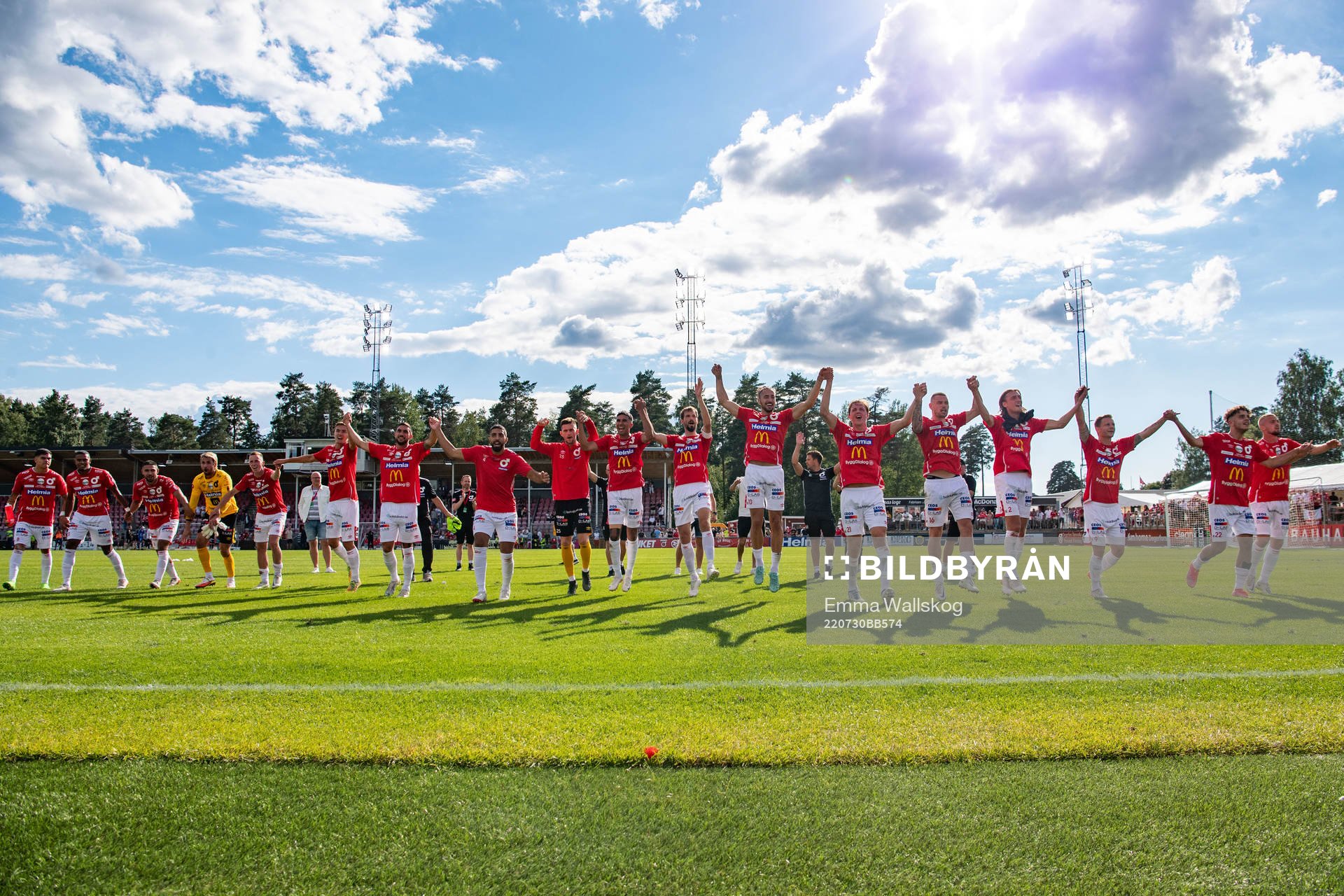 Degerfors spelare jublar