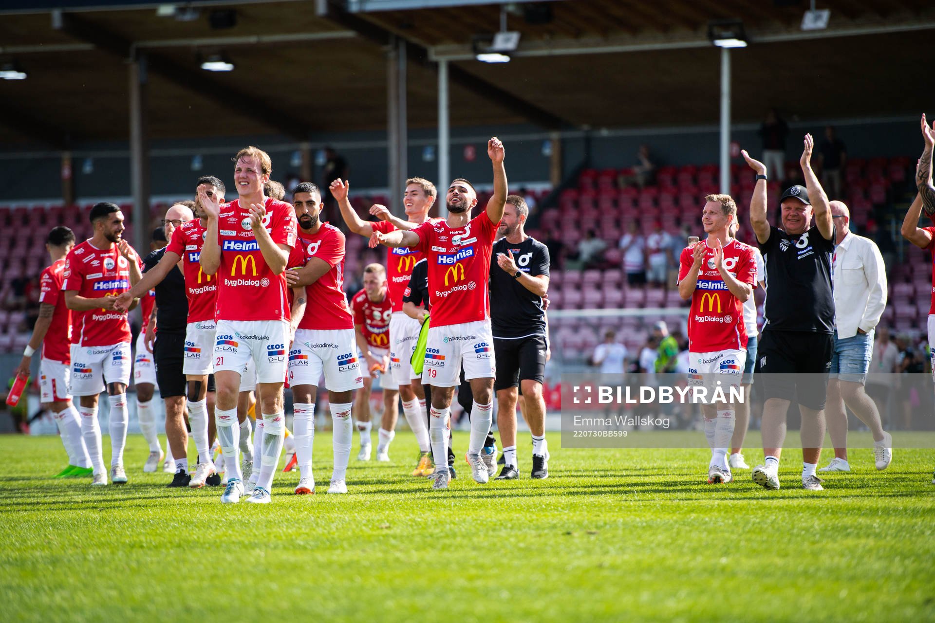Degerfors spelare jublar