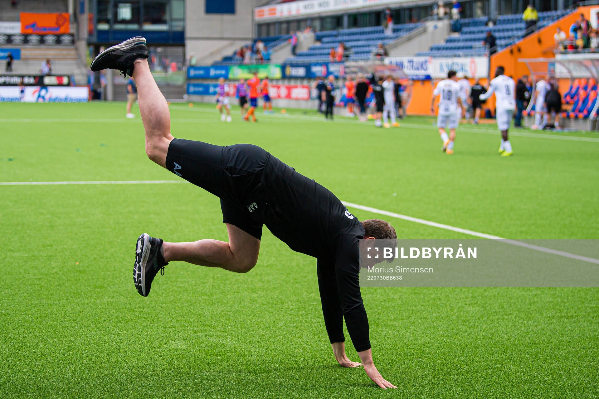 Aasmund Bjørkan, assistant coach of Bodø/Glimt, celebrates after the Eliteserien match between Aalesund and Bodø/Glimt on July 30, 2022 in Ålesund.