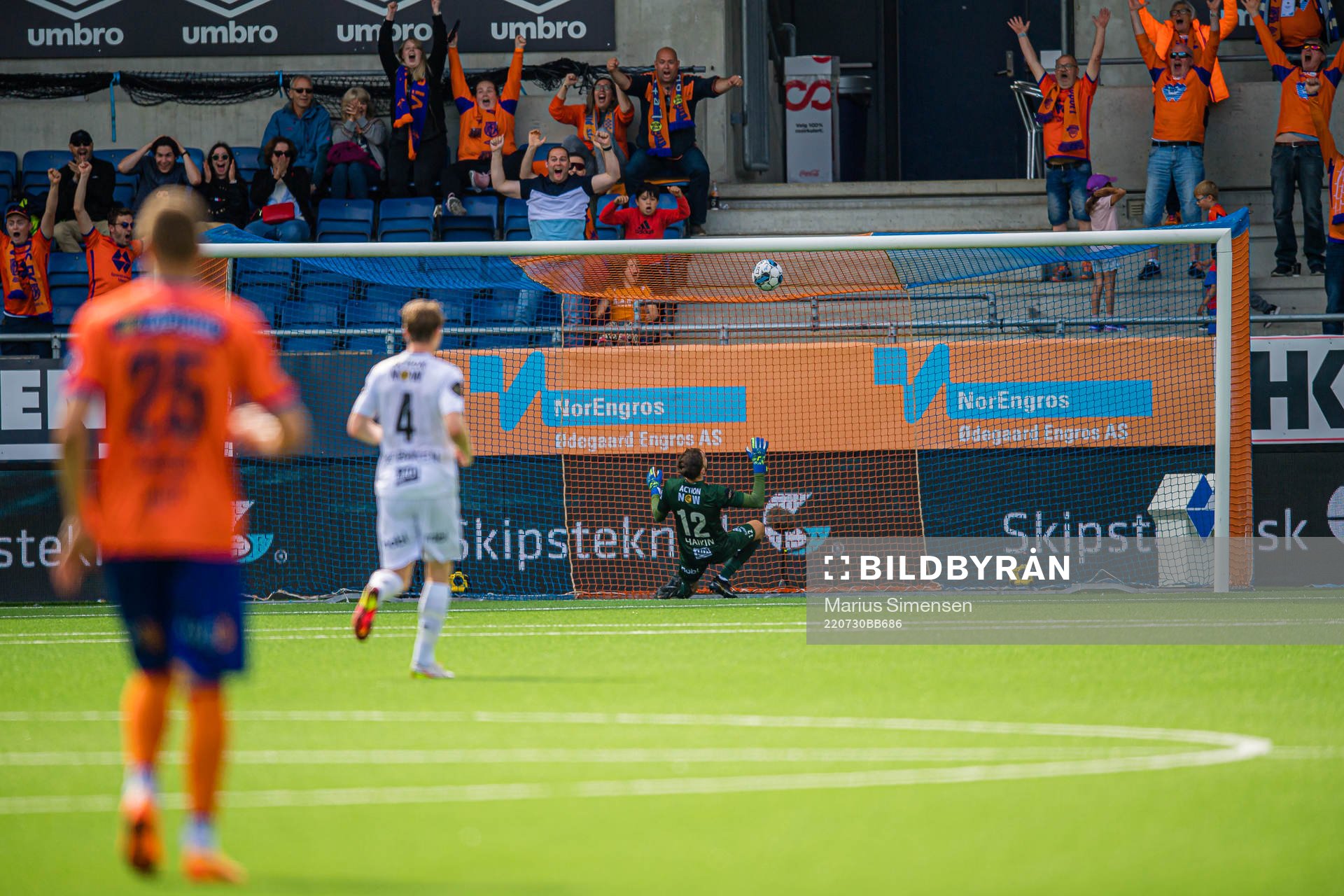 Kristoffer Ødemarksbakken of Aalesund scores the 1-1 goal
