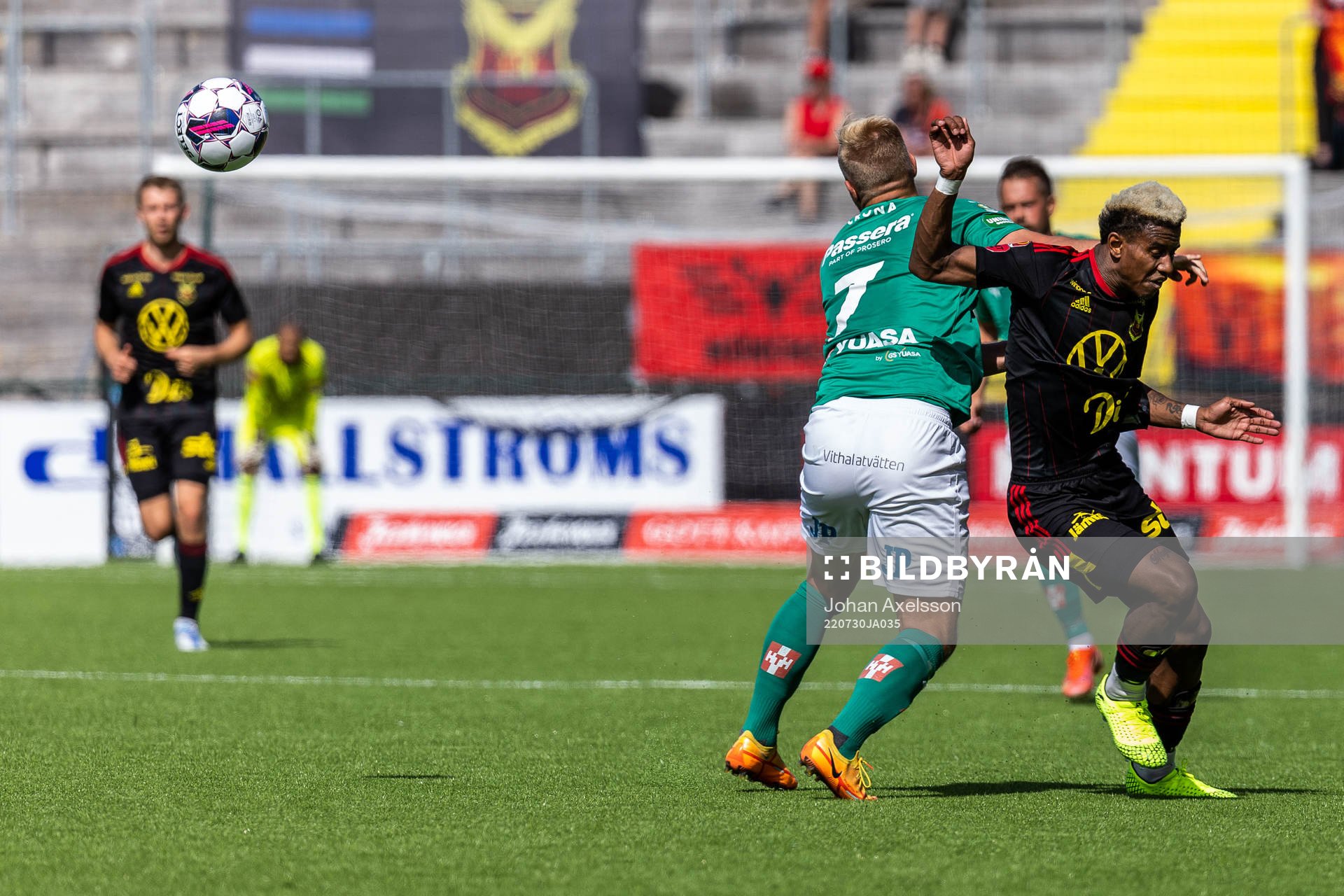 Jönköpings Sebastian Crona och Östersunds Chovanie