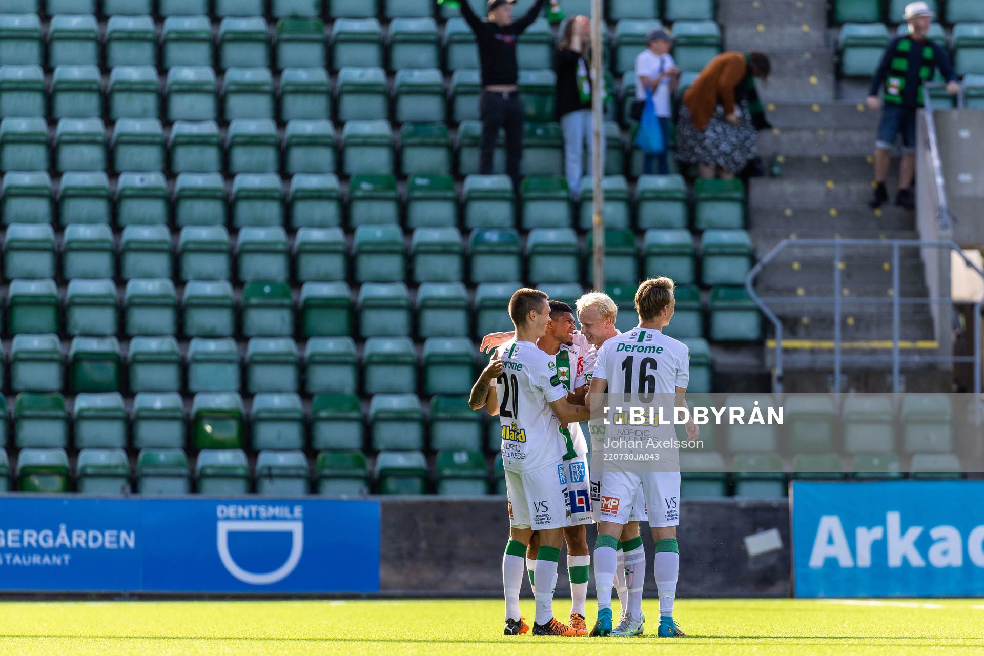 Varbergs Tobias Carlsson jublar