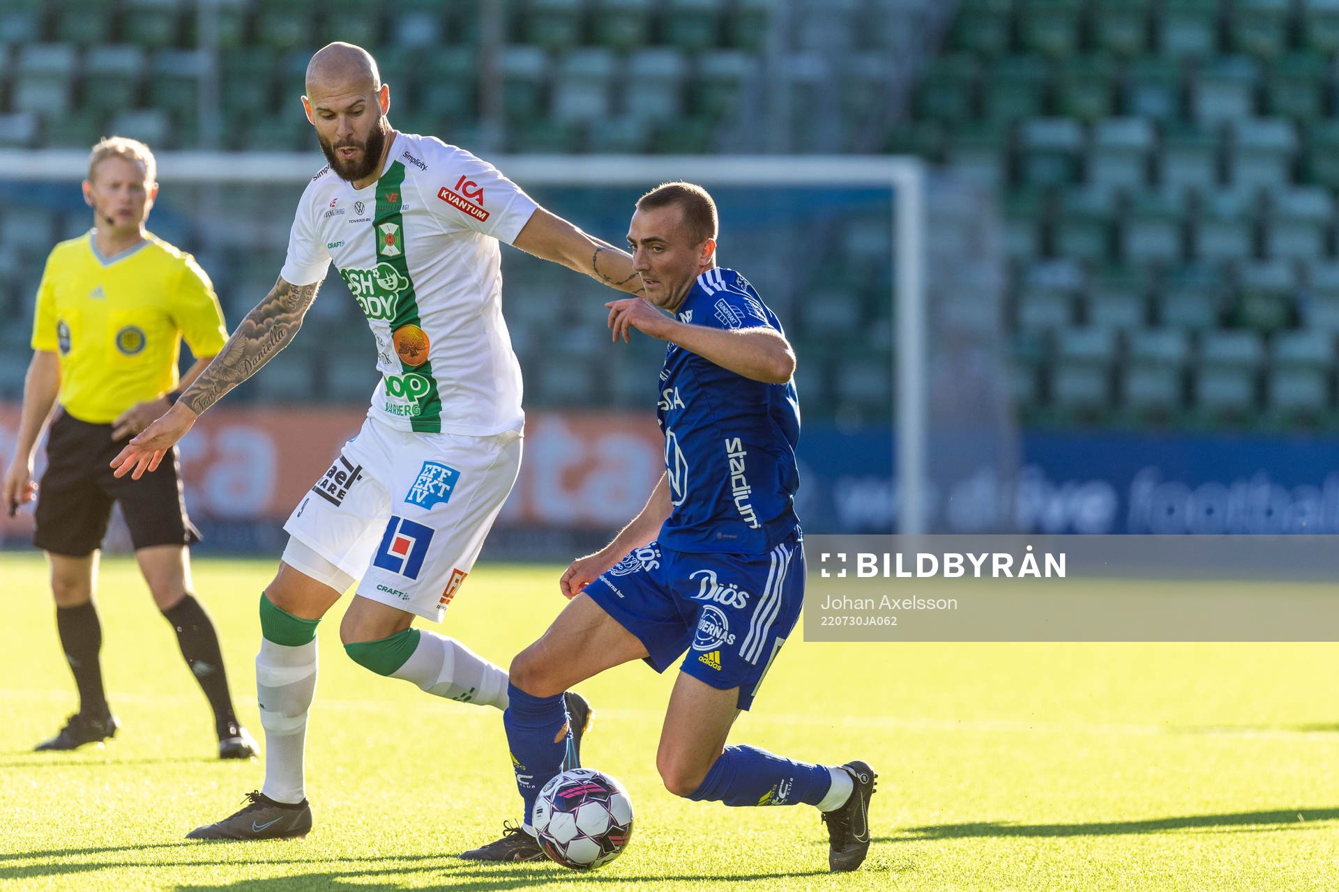 Varbergs Robin Simovic och Sundsvalls Dennis Olsson