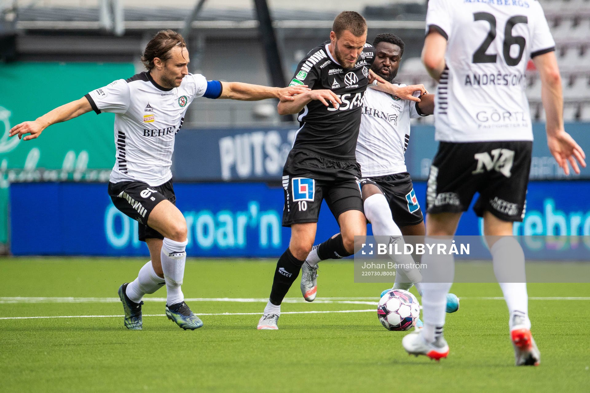 Örebros Kevin Walker och Nasiru Moro